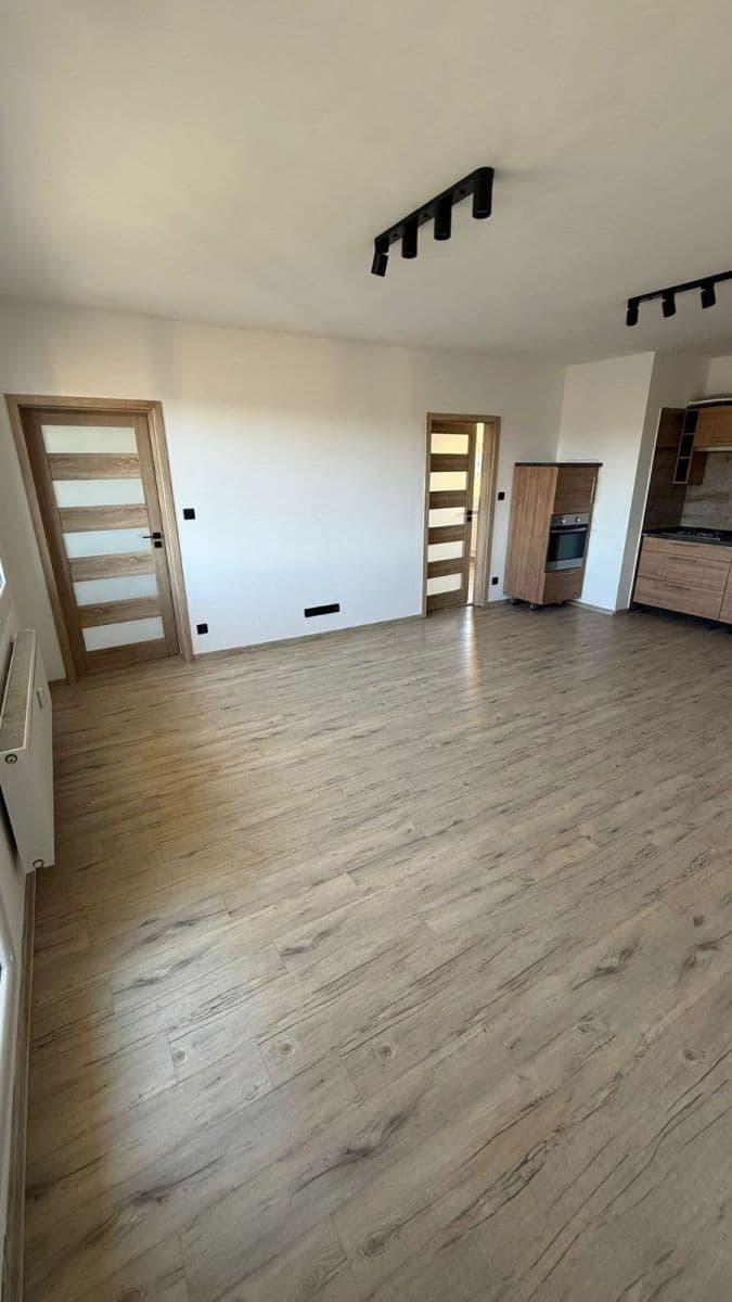 2 bedroom with open-plan kitchen flat for sale, 74 m², Na Sklípku, Ústí nad Labem, Ústecký Region 2 bedroom with open-plan kitchen flat for sale, 74 m², Na Sklípku, Ústí nad Labem, Ústecký Region
