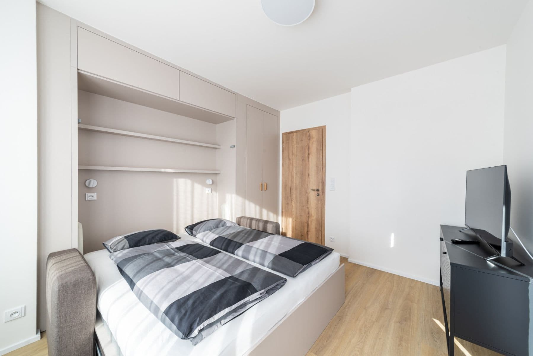3 bedroom flat to rent, 65 m², U Pergamenky, Prague, Prague 3 bedroom flat to rent, 65 m², U Pergamenky, Prague, Prague