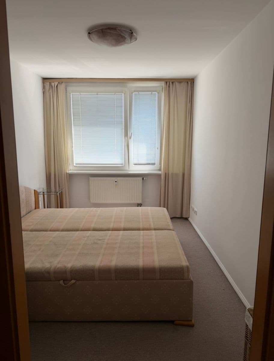 1 bedroom with open-plan kitchen flat to rent, 44 m², Na Rovnosti, Prague, Prague 1 bedroom with open-plan kitchen flat to rent, 44 m², Na Rovnosti, Prague, Prague