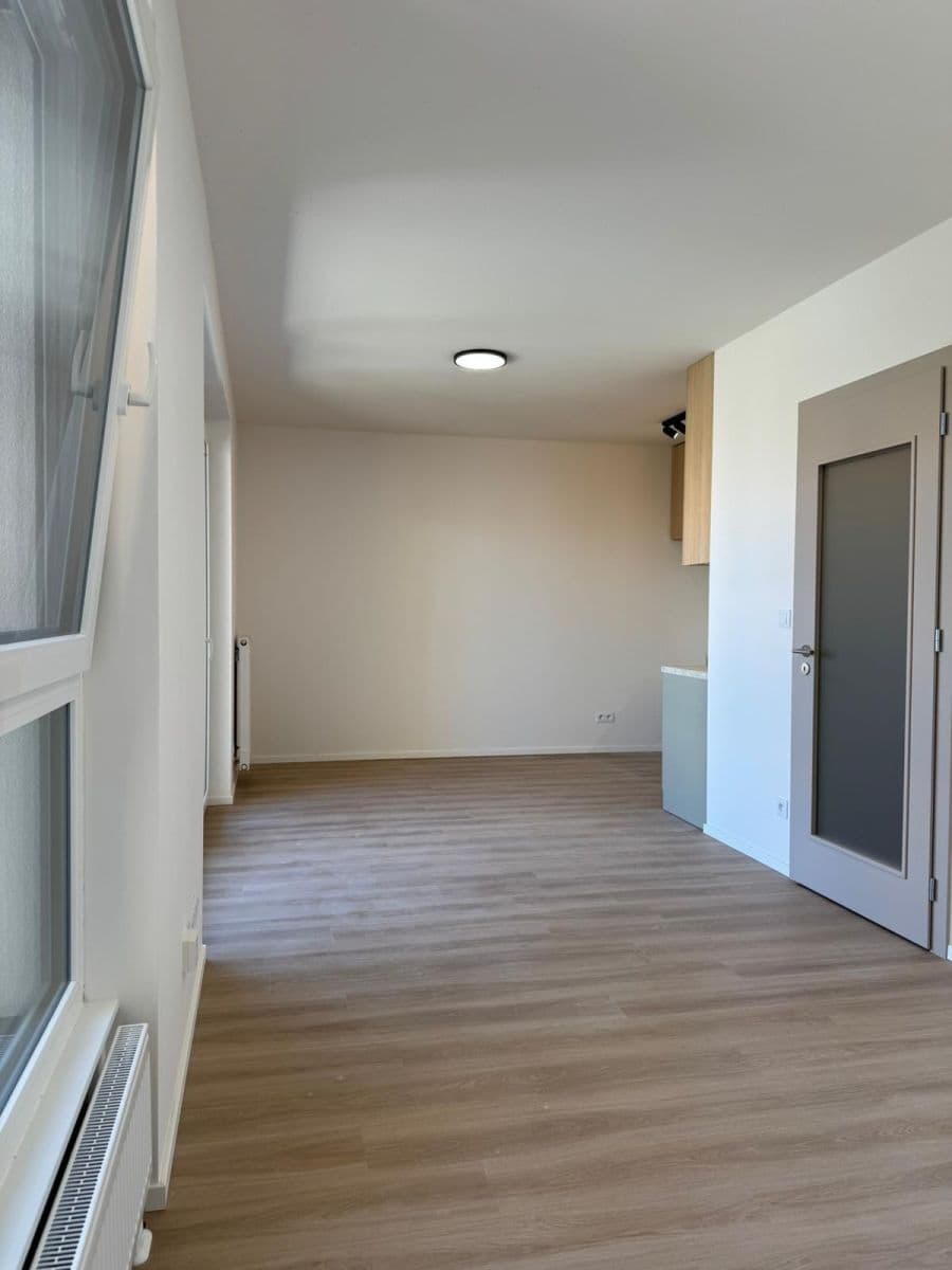 Studio flat to rent, 43 m², Arnošta Valenty, Prague, Prague Studio flat to rent, 43 m², Arnošta Valenty, Prague, Prague