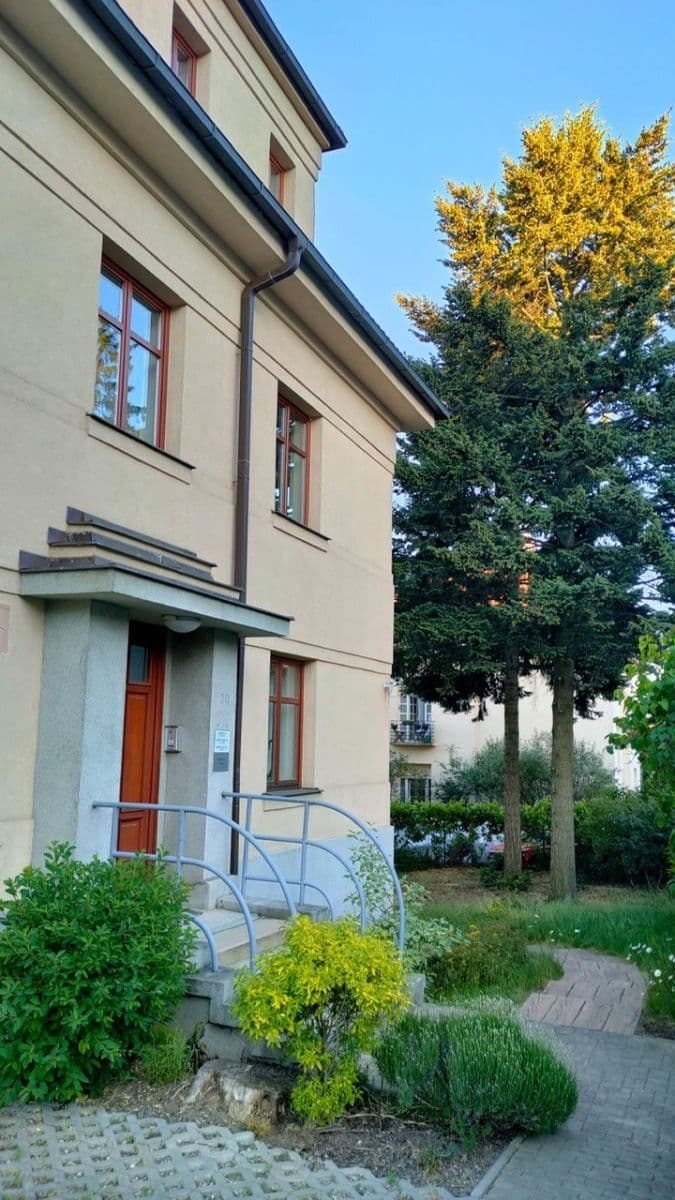 3 bedroom flat to rent, 123 m², Na Šťáhlavce, Prague, Prague 3 bedroom flat to rent, 123 m², Na Šťáhlavce, Prague, Prague