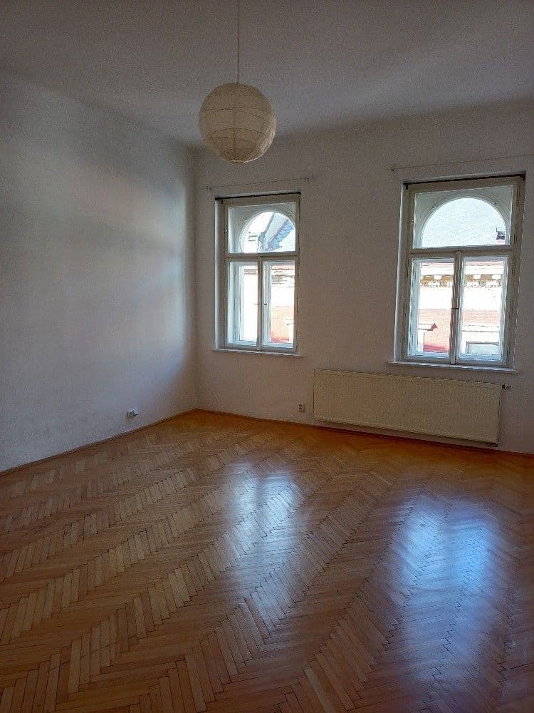 4 bedroom flat to rent, 137 m², Křemencova, Prague, Prague 4 bedroom flat to rent, 137 m², Křemencova, Prague, Prague