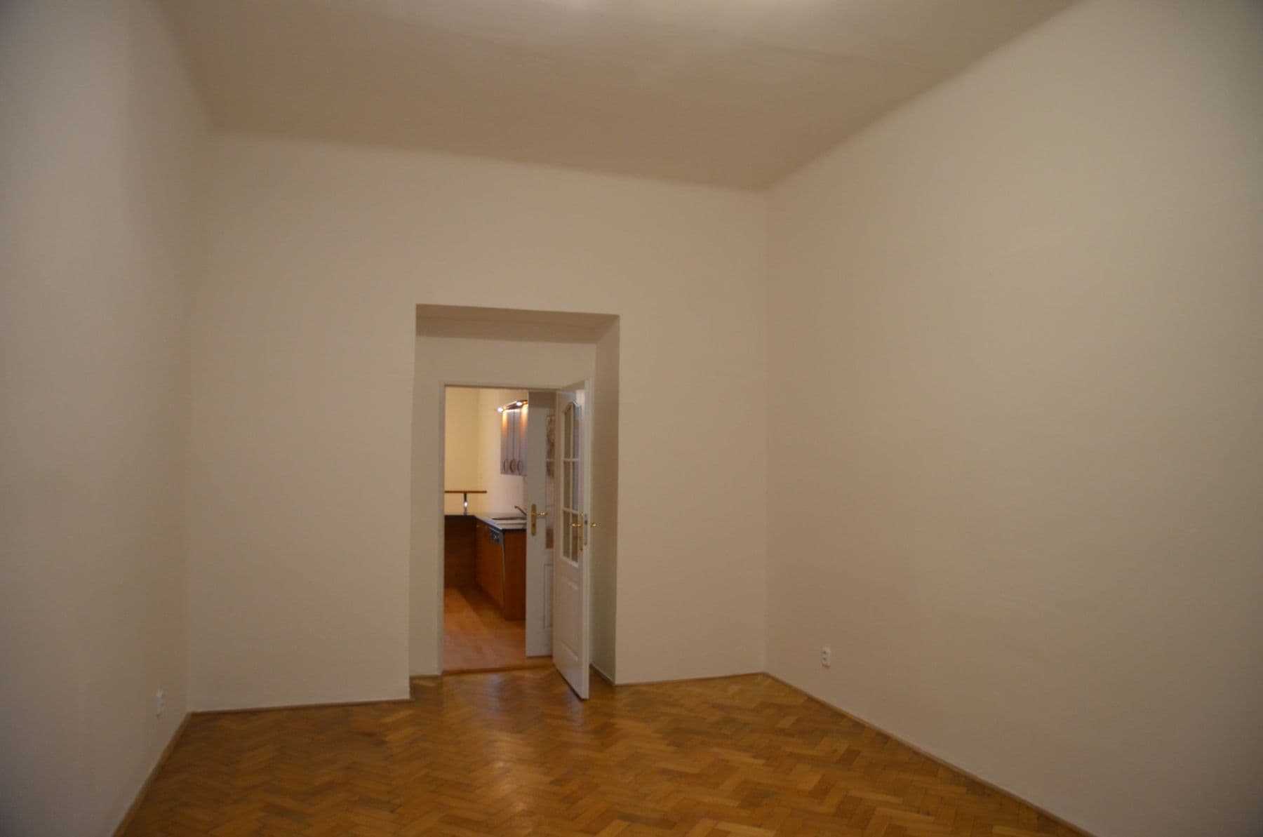 3 bedroom flat to rent, 110 m², Navrátilova, Prague, Prague 3 bedroom flat to rent, 110 m², Navrátilova, Prague, Prague