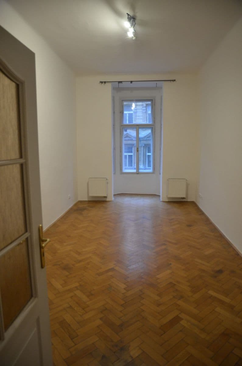 3 bedroom flat to rent, 110 m², Navrátilova, Prague, Prague 3 bedroom flat to rent, 110 m², Navrátilova, Prague, Prague