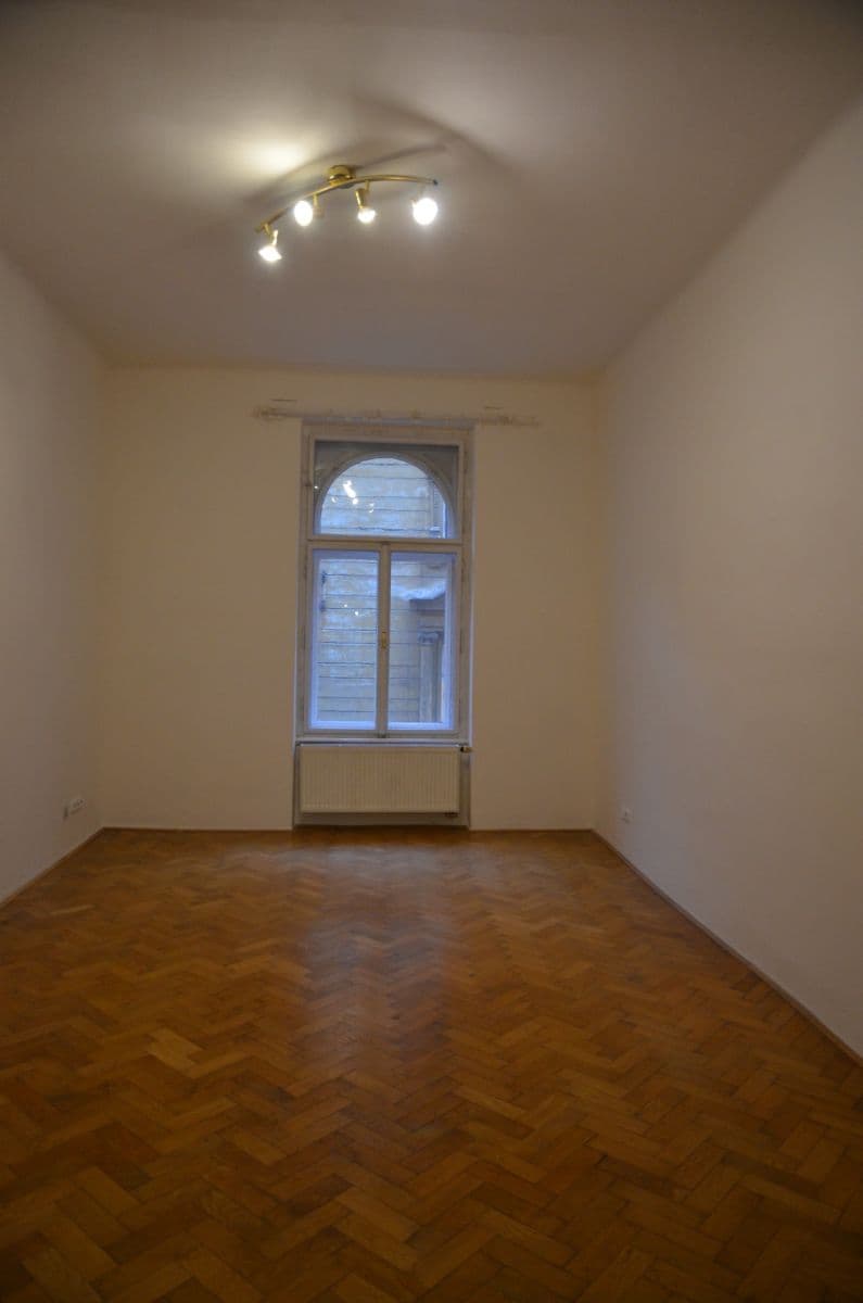 3 bedroom flat to rent, 110 m², Navrátilova, Prague, Prague 3 bedroom flat to rent, 110 m², Navrátilova, Prague, Prague