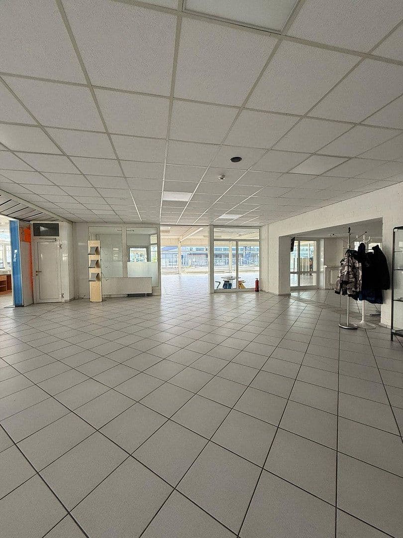 non-residential property to rent, 2,200 m², Neu Wulmstorf, Lower Saxony non-residential property to rent, 2,200 m², Neu Wulmstorf, Lower Saxony