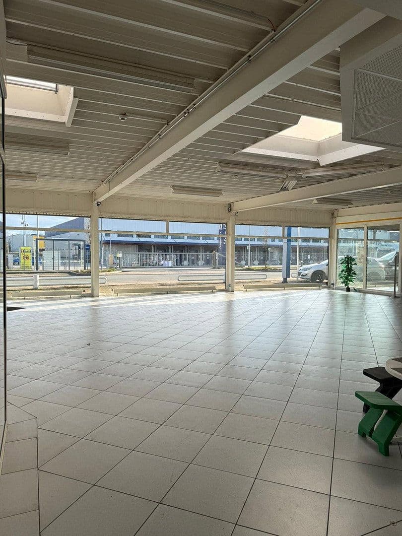 non-residential property to rent, 2,200 m², Neu Wulmstorf, Lower Saxony non-residential property to rent, 2,200 m², Neu Wulmstorf, Lower Saxony