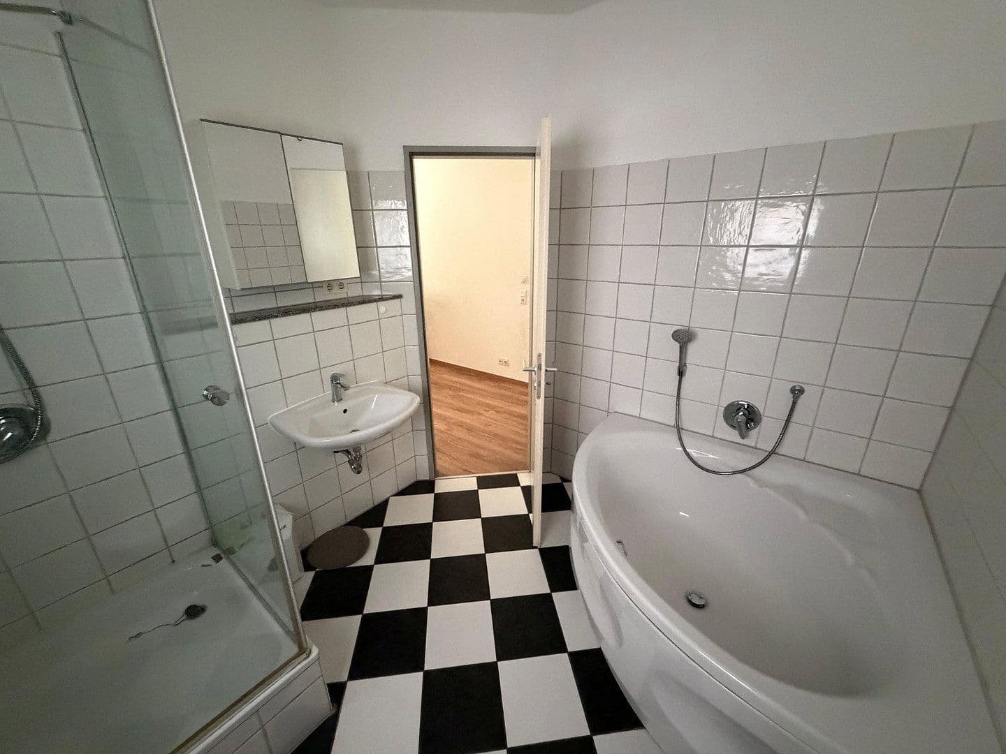 3 bedroom flat to rent, 93 m², Schulstraße 43a, Hattersheim am Main, Hesse 3 bedroom flat to rent, 93 m², Schulstraße 43a, Hattersheim am Main, Hesse