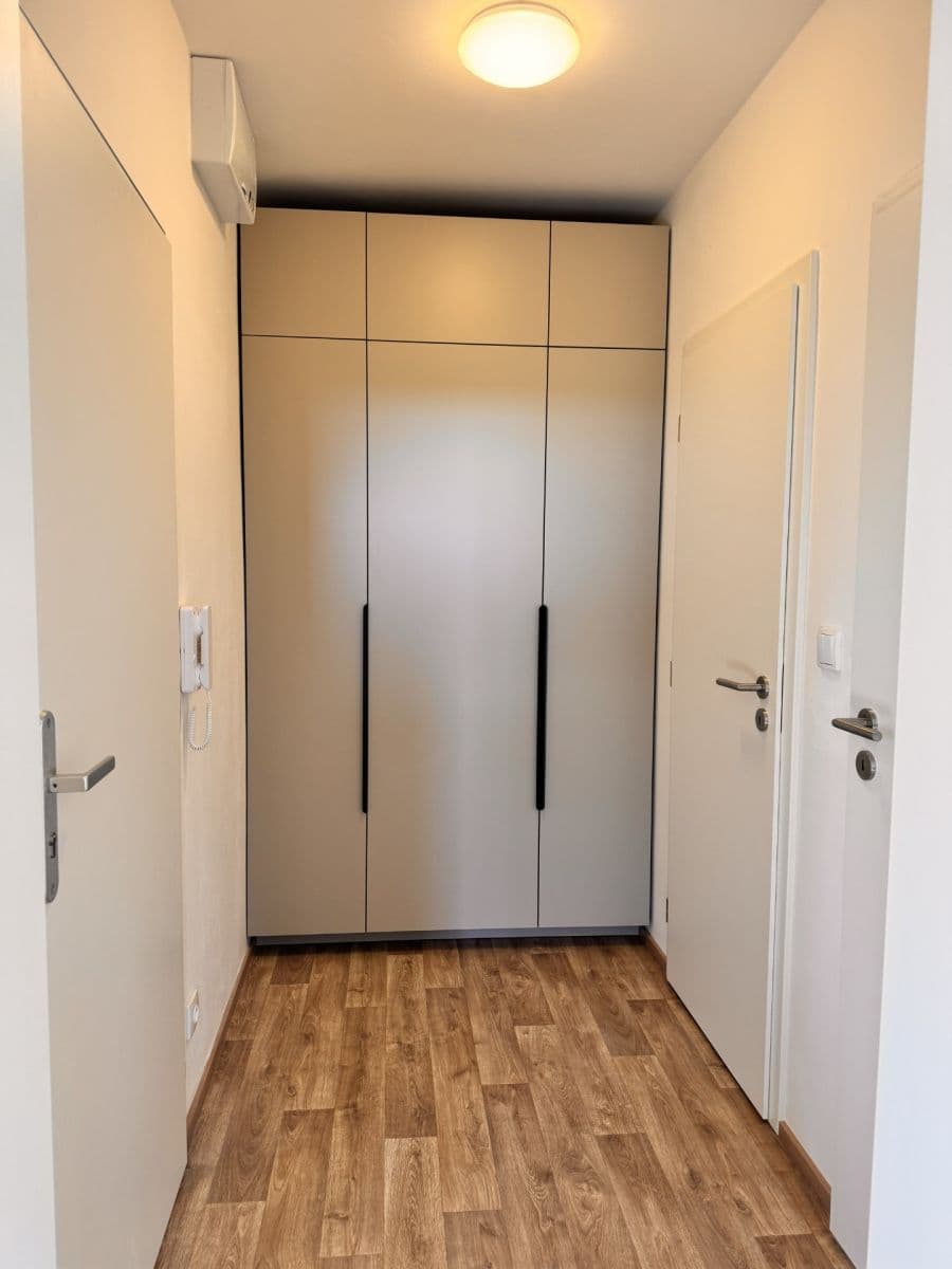 Studio flat to rent, 38 m², Vestecká, Nehvizdy, Středočeský Region Studio flat to rent, 38 m², Vestecká, Nehvizdy, Středočeský Region