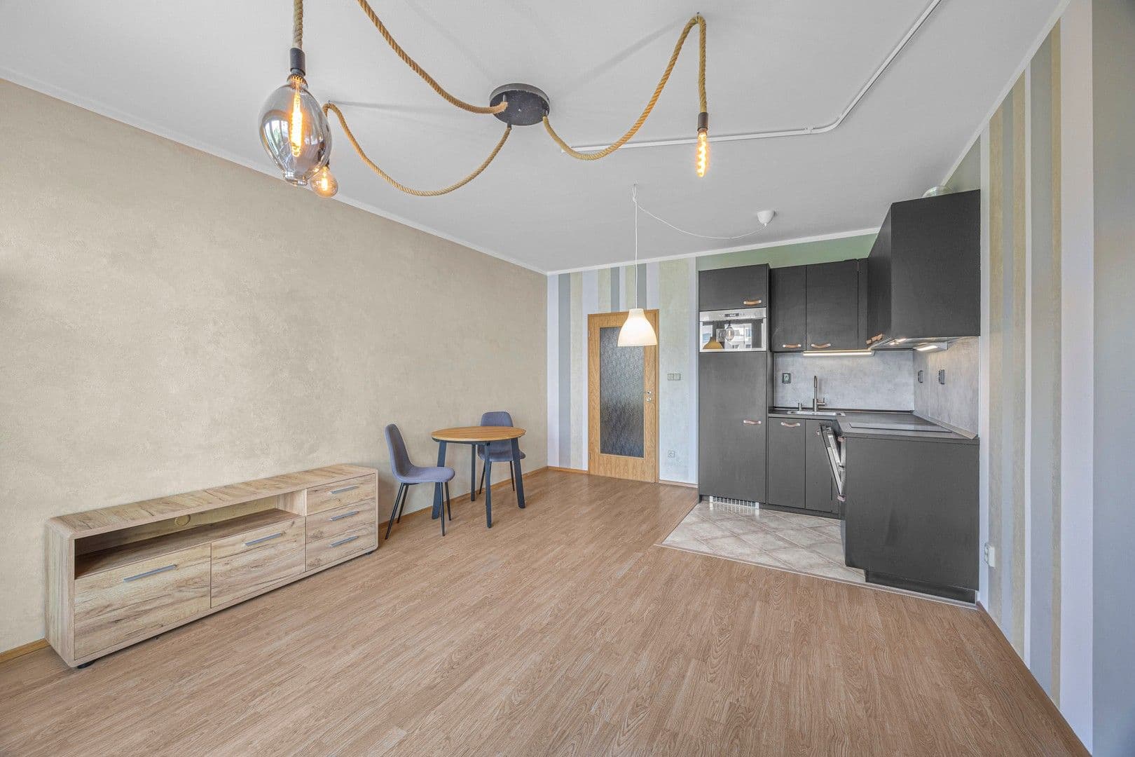 Studio flat to rent, 30 m², Plzeňská, Prague, Prague Studio flat to rent, 30 m², Plzeňská, Prague, Prague