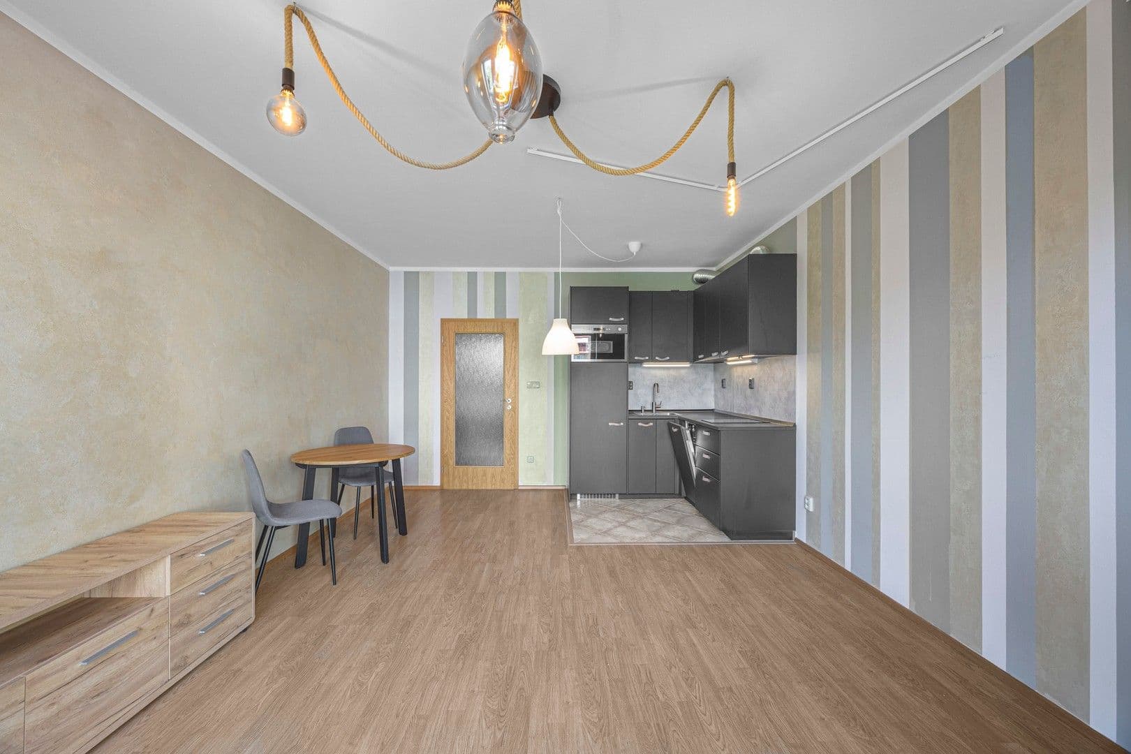 Studio flat to rent, 30 m², Plzeňská, Prague, Prague Studio flat to rent, 30 m², Plzeňská, Prague, Prague
