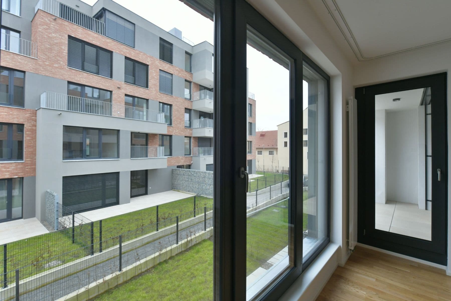 1 bedroom with open-plan kitchen flat to rent, 52 m², Michelská, Prague, Prague 1 bedroom with open-plan kitchen flat to rent, 52 m², Michelská, Prague, Prague