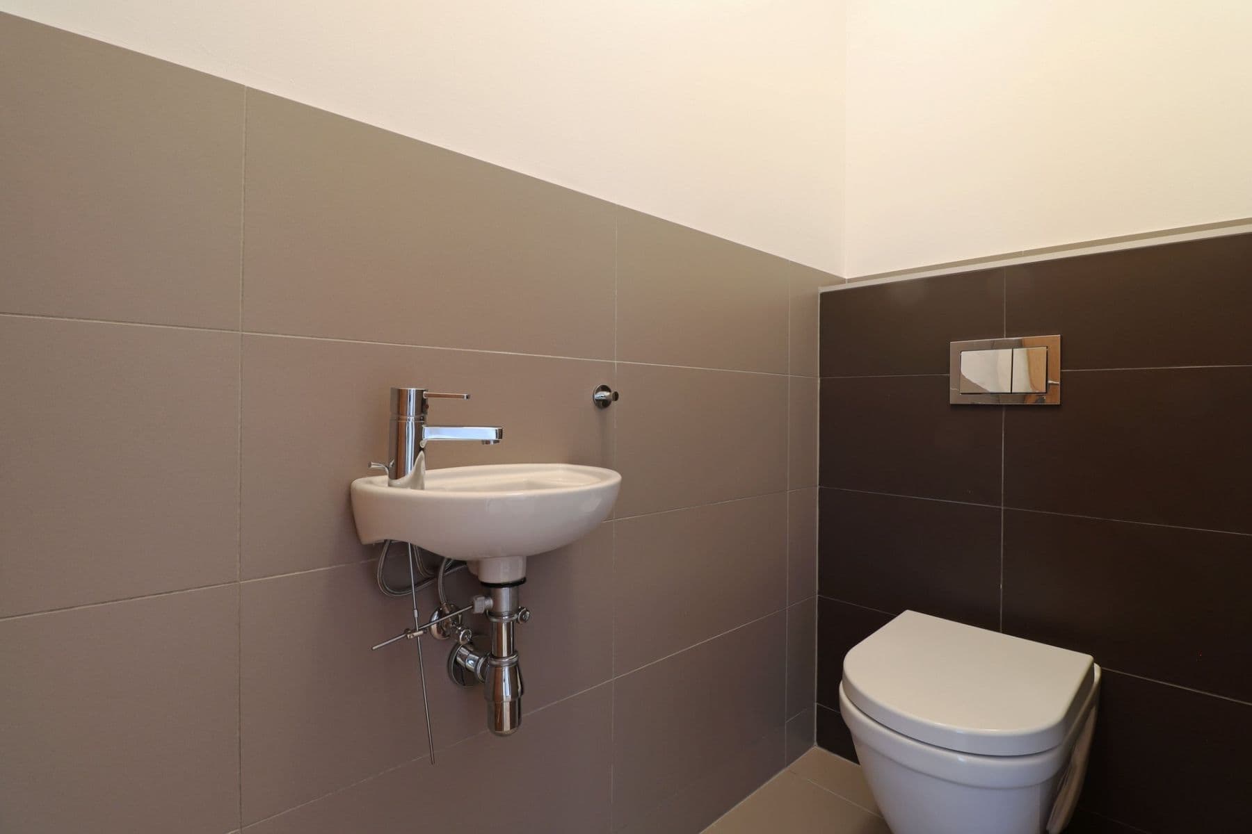 2 bedroom with open-plan kitchen flat to rent, 71 m², Pod dvorem, Prague, Prague 2 bedroom with open-plan kitchen flat to rent, 71 m², Pod dvorem, Prague, Prague