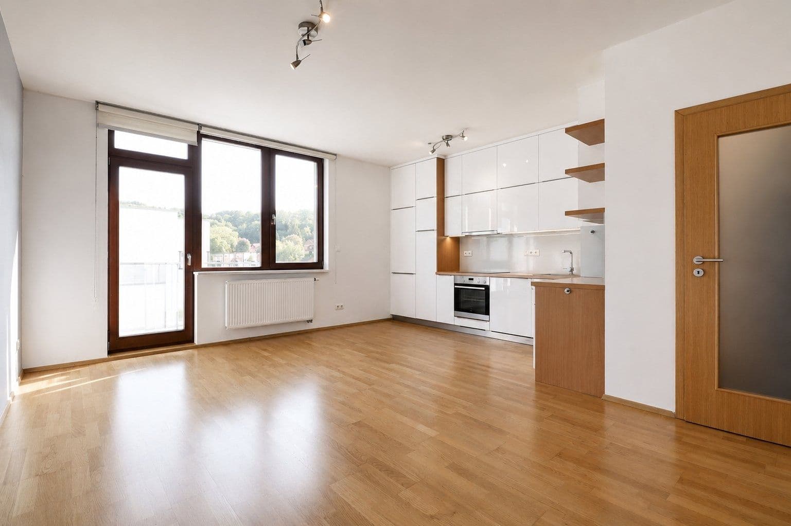 2 bedroom with open-plan kitchen flat to rent, 71 m², Pod dvorem, Prague, Prague 2 bedroom with open-plan kitchen flat to rent, 71 m², Pod dvorem, Prague, Prague