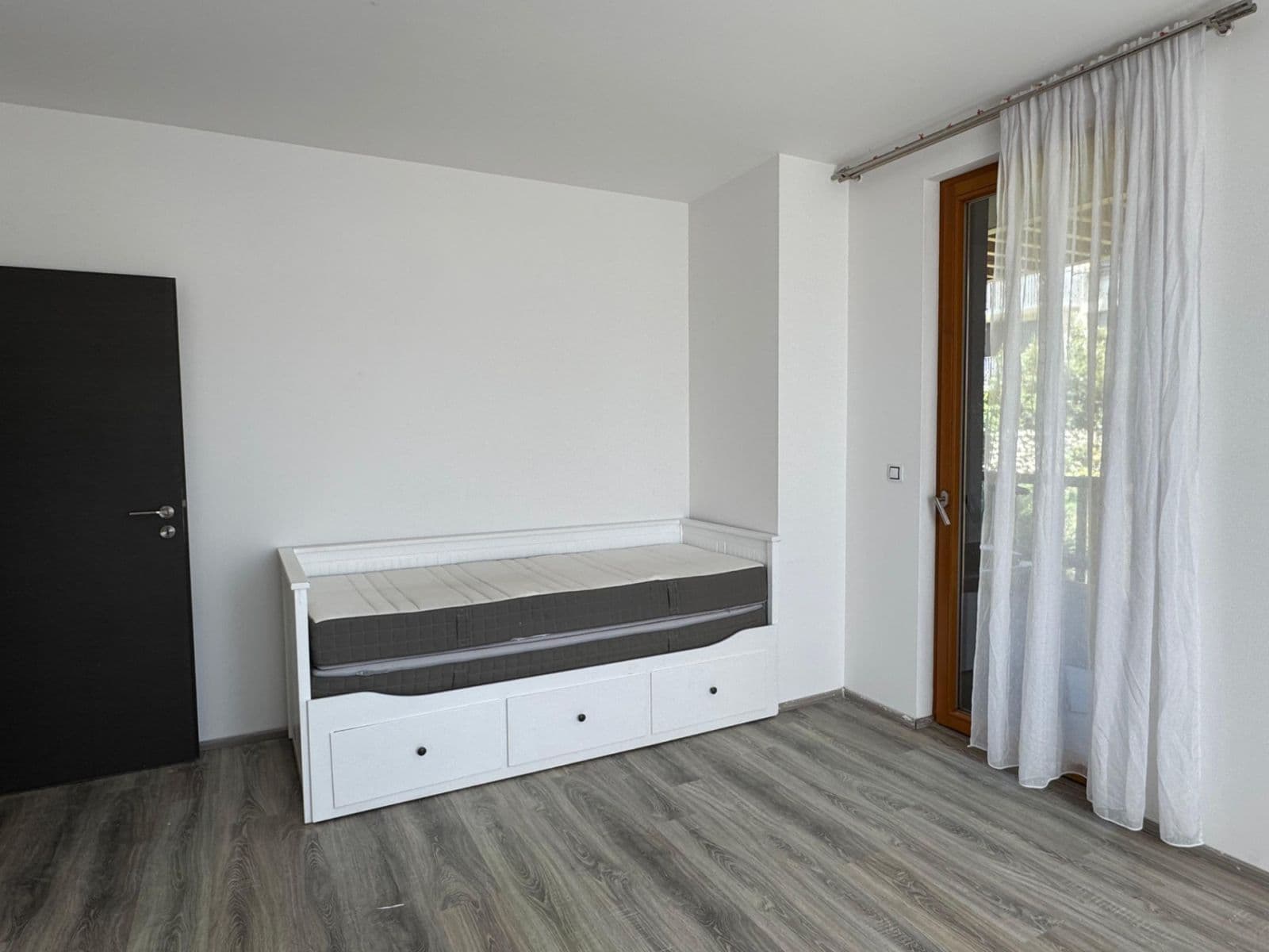 2 bedroom with open-plan kitchen flat to rent, 78 m², Modrého, Prague, Prague 2 bedroom with open-plan kitchen flat to rent, 78 m², Modrého, Prague, Prague
