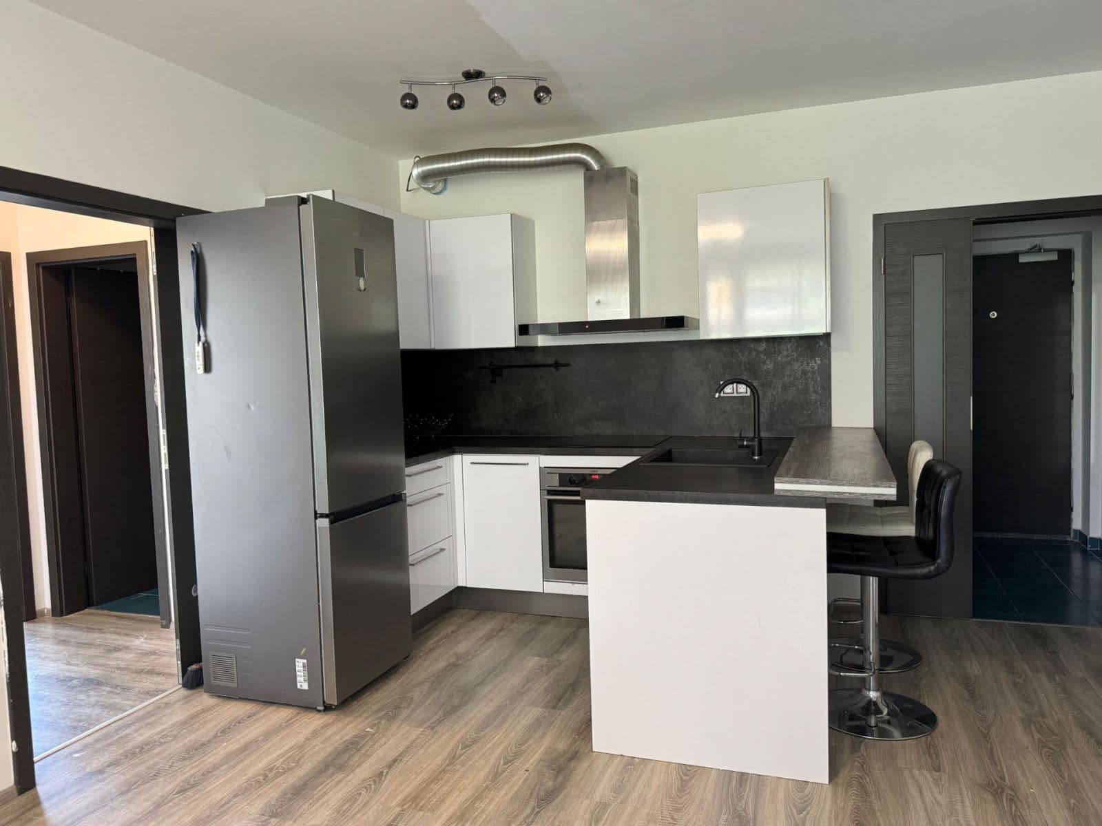 2 bedroom with open-plan kitchen flat to rent, 78 m², Modrého, Prague, Prague 2 bedroom with open-plan kitchen flat to rent, 78 m², Modrého, Prague, Prague