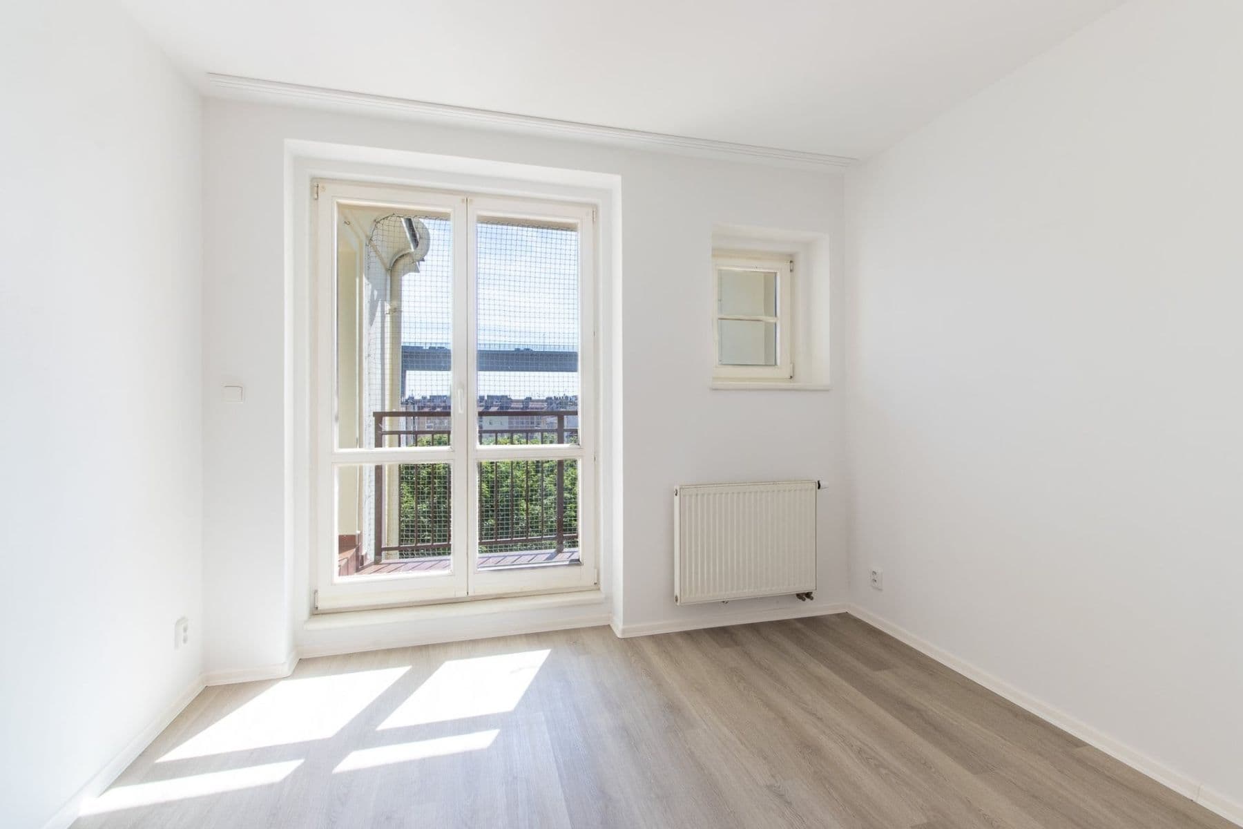 2 bedroom with open-plan kitchen flat to rent, 78 m², Nezamyslova, Prague, Prague 2 bedroom with open-plan kitchen flat to rent, 78 m², Nezamyslova, Prague, Prague