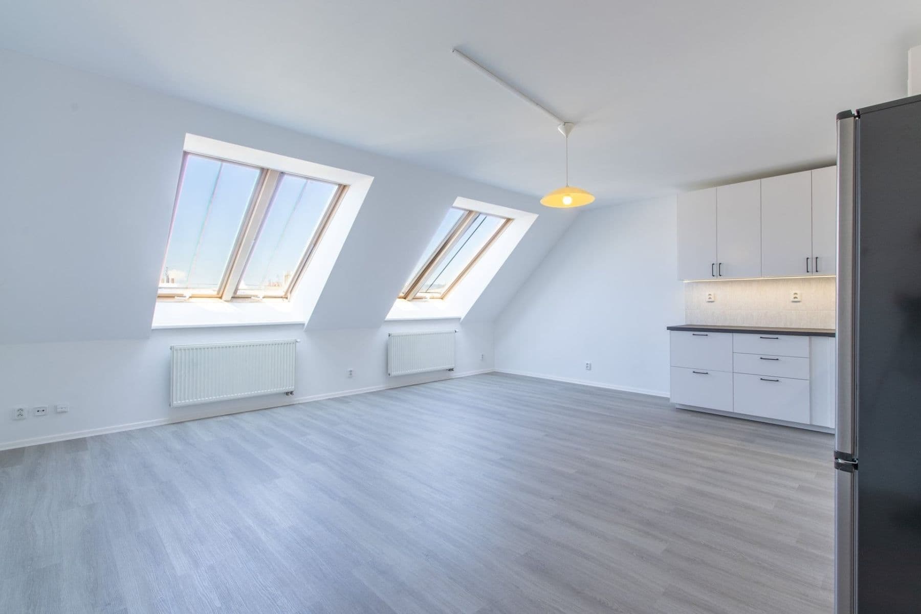 2 bedroom with open-plan kitchen flat to rent, 78 m², Nezamyslova, Prague, Prague 2 bedroom with open-plan kitchen flat to rent, 78 m², Nezamyslova, Prague, Prague