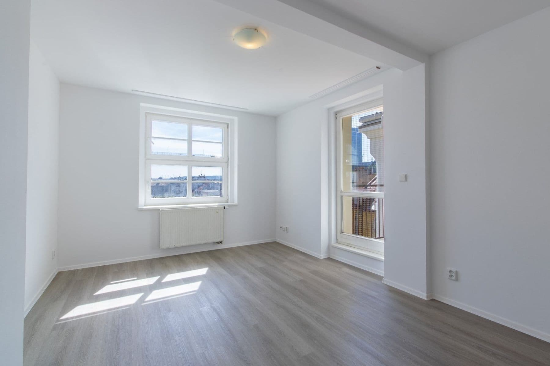 2 bedroom with open-plan kitchen flat to rent, 78 m², Nezamyslova, Prague, Prague 2 bedroom with open-plan kitchen flat to rent, 78 m², Nezamyslova, Prague, Prague