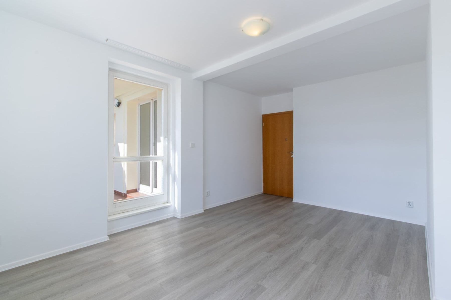 2 bedroom with open-plan kitchen flat to rent, 78 m², Nezamyslova, Prague, Prague 2 bedroom with open-plan kitchen flat to rent, 78 m², Nezamyslova, Prague, Prague