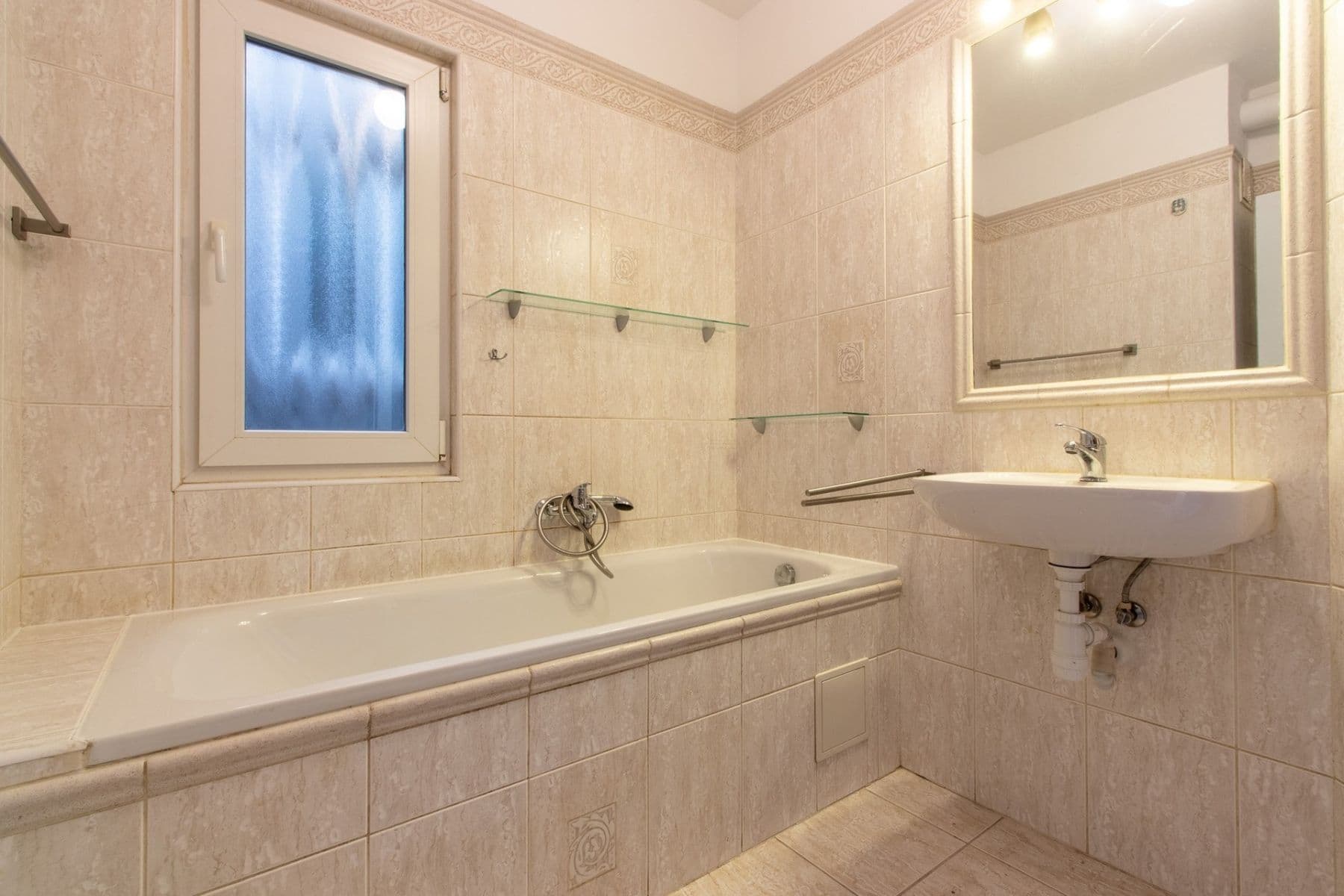 2 bedroom with open-plan kitchen flat to rent, 78 m², Nezamyslova, Prague, Prague 2 bedroom with open-plan kitchen flat to rent, 78 m², Nezamyslova, Prague, Prague