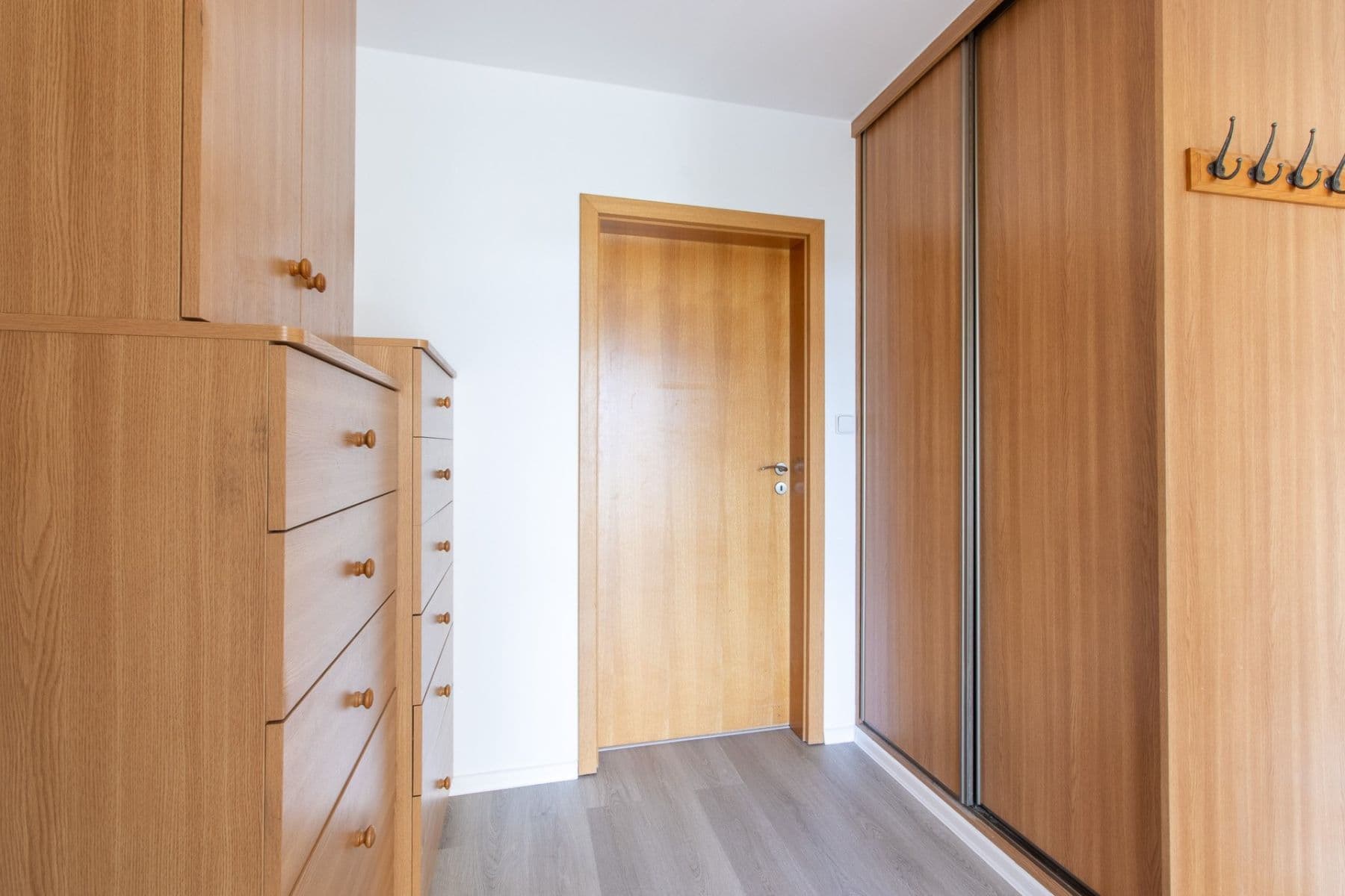 2 bedroom with open-plan kitchen flat to rent, 78 m², Nezamyslova, Prague, Prague 2 bedroom with open-plan kitchen flat to rent, 78 m², Nezamyslova, Prague, Prague