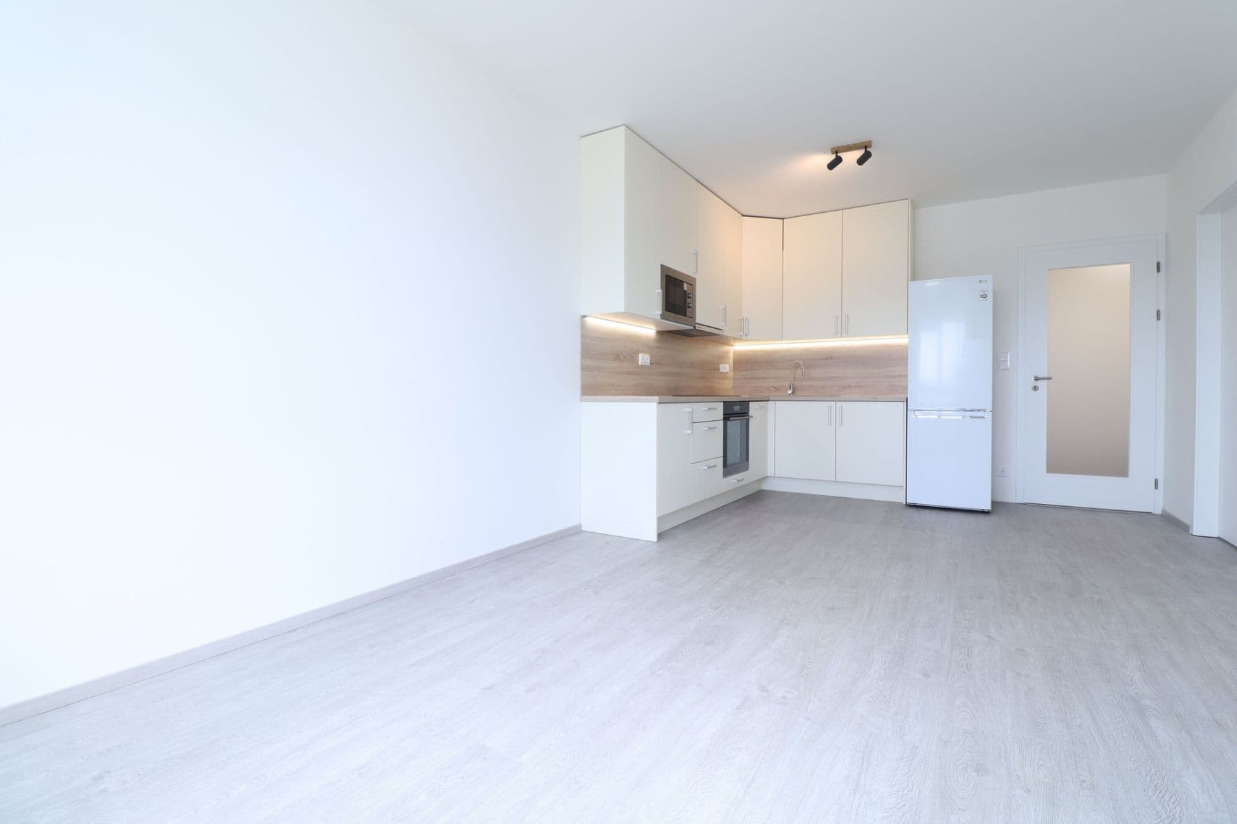 1 bedroom with open-plan kitchen flat to rent, 46 m², Baarové, Prague, Prague 1 bedroom with open-plan kitchen flat to rent, 46 m², Baarové, Prague, Prague