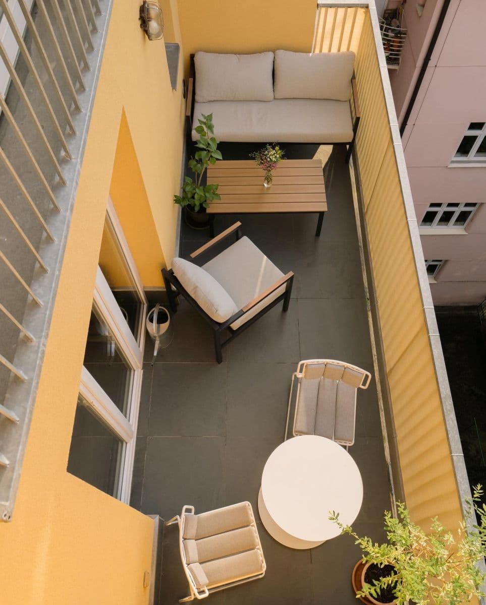 3 bedroom with open-plan kitchen flat to rent, 115 m², Na dolinách, Prague, Prague 3 bedroom with open-plan kitchen flat to rent, 115 m², Na dolinách, Prague, Prague