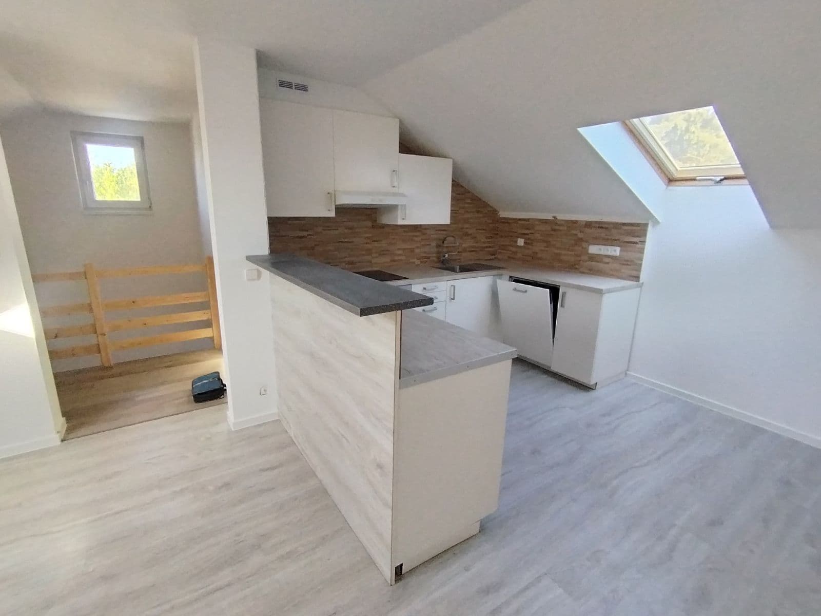 2 bedroom with open-plan kitchen flat to rent, 65 m², Košumberk, Dobřejovice, Středočeský Region 2 bedroom with open-plan kitchen flat to rent, 65 m², Košumberk, Dobřejovice, Středočeský Region