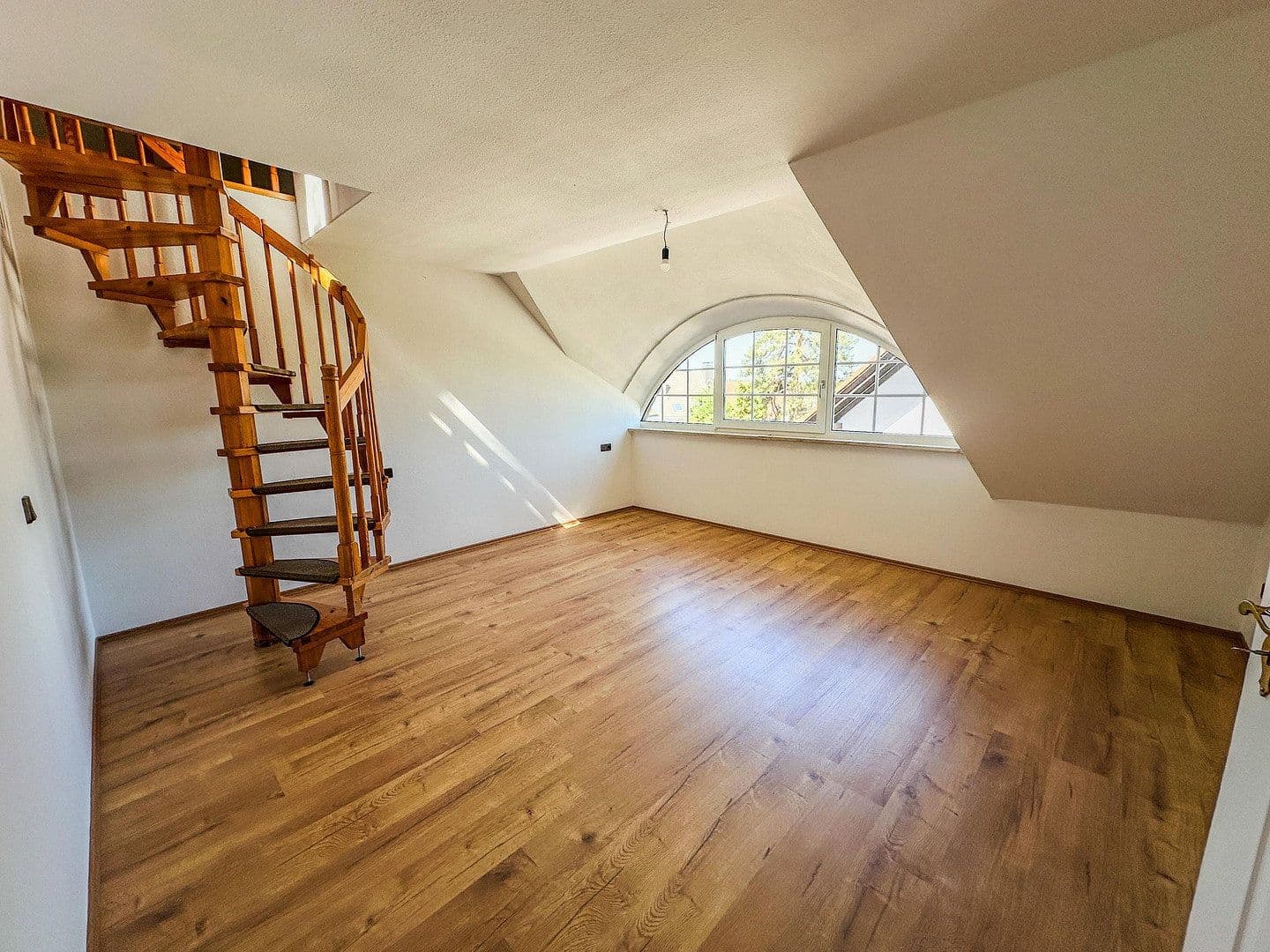 3 bedroom flat to rent, 120 m², Zirndorf, Bavaria 3 bedroom flat to rent, 120 m², Zirndorf, Bavaria