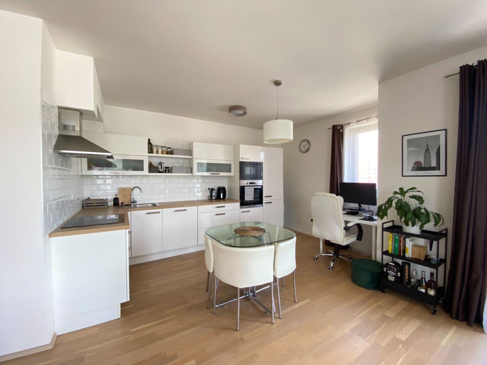 1 bedroom with open-plan kitchen flat to rent, 61 m², Nekvasilova, Prague, Prague 1 bedroom with open-plan kitchen flat to rent, 61 m², Nekvasilova, Prague, Prague
