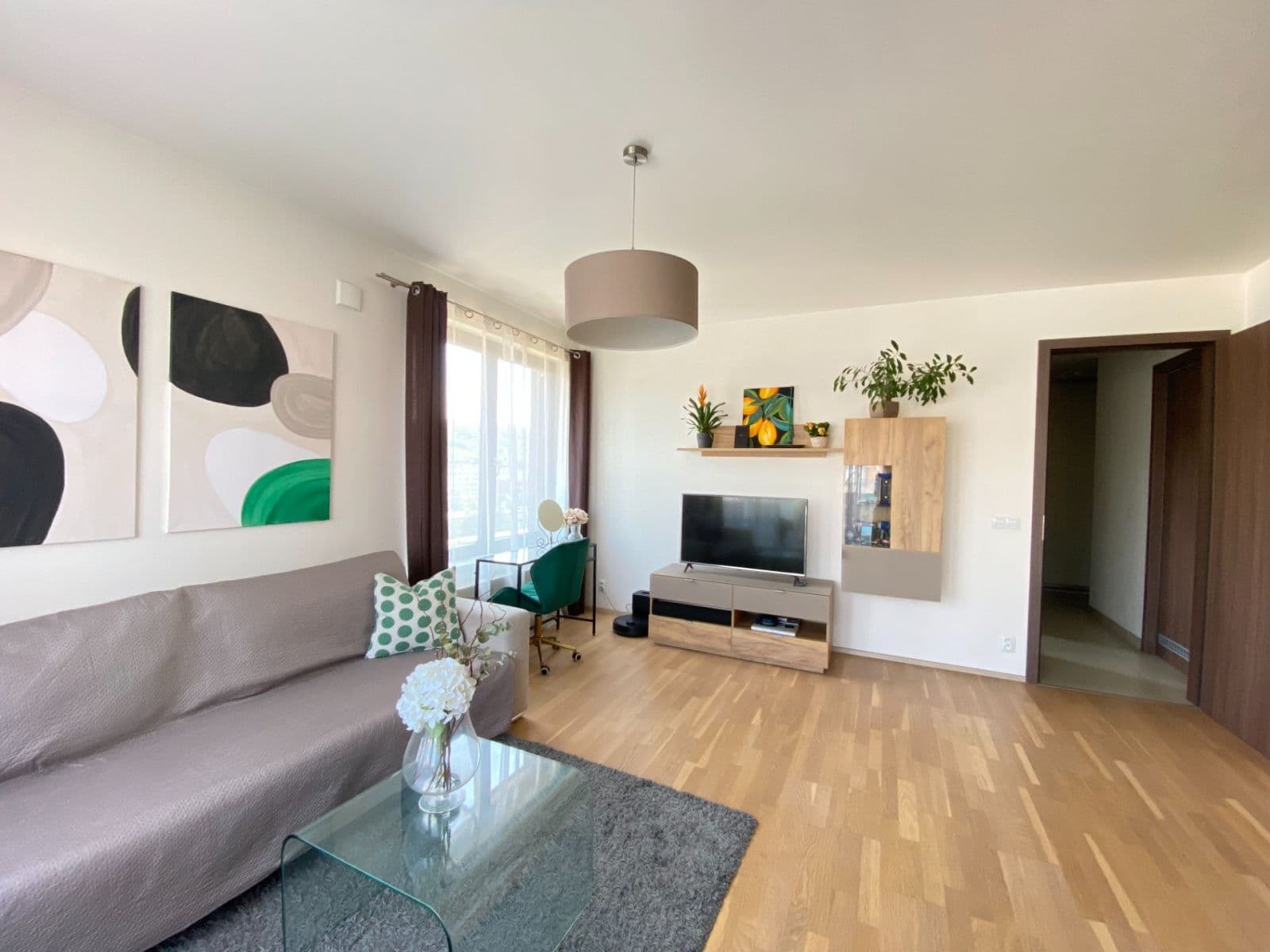 1 bedroom with open-plan kitchen flat to rent, 61 m², Nekvasilova, Prague, Prague 1 bedroom with open-plan kitchen flat to rent, 61 m², Nekvasilova, Prague, Prague
