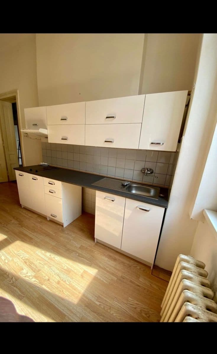 3 bedroom flat to rent, 94 m², Západní, Karlovy Vary, Karlovarský Region 3 bedroom flat to rent, 94 m², Západní, Karlovy Vary, Karlovarský Region