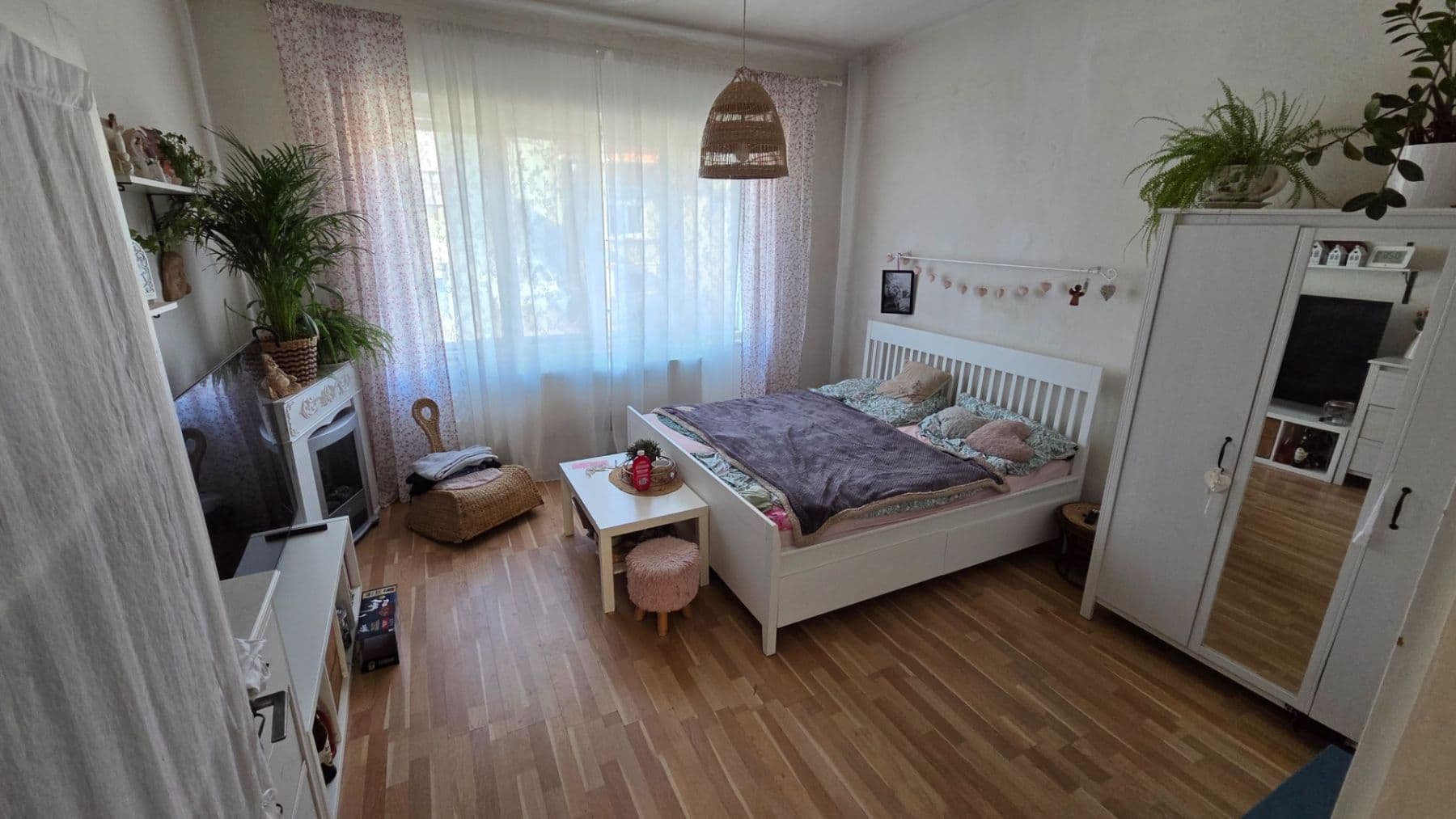 2 bedroom with open-plan kitchen flat to rent, 89 m², Votroubkova, Brno, Jihomoravský Region 2 bedroom with open-plan kitchen flat to rent, 89 m², Votroubkova, Brno, Jihomoravský Region