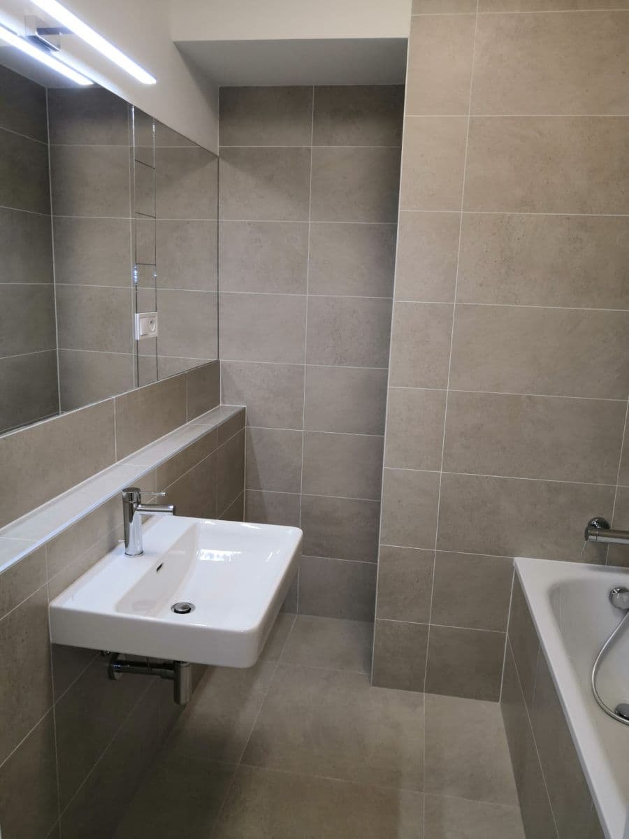 1 bedroom with open-plan kitchen flat to rent, 71 m², U Červeného mlýna, Brno, Jihomoravský Region 1 bedroom with open-plan kitchen flat to rent, 71 m², U Červeného mlýna, Brno, Jihomoravský Region