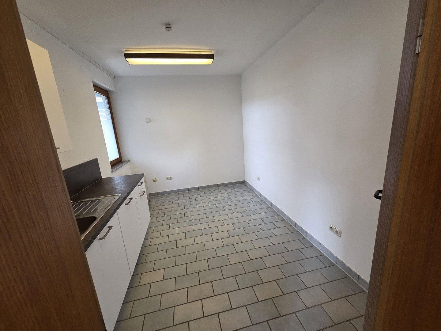 office to rent, 100 m², Kilianstädter Straße 36, Schöneck, Hesse office to rent, 100 m², Kilianstädter Straße 36, Schöneck, Hesse
