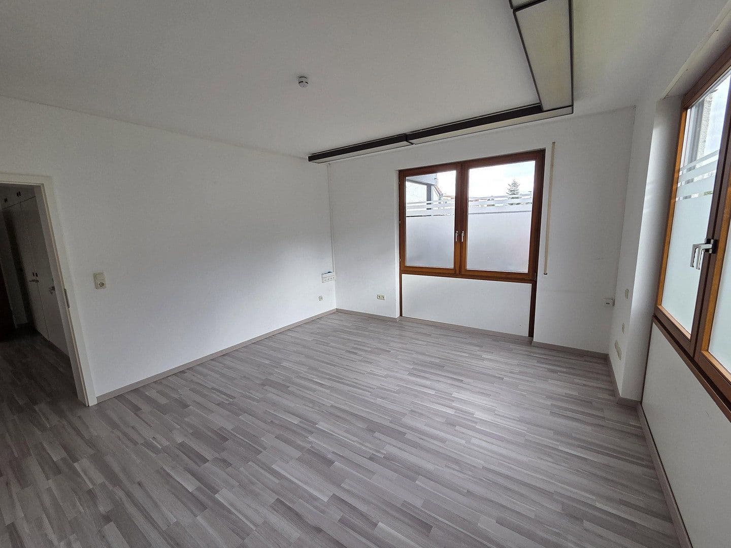 office to rent, 100 m², Kilianstädter Straße 36, Schöneck, Hesse office to rent, 100 m², Kilianstädter Straße 36, Schöneck, Hesse