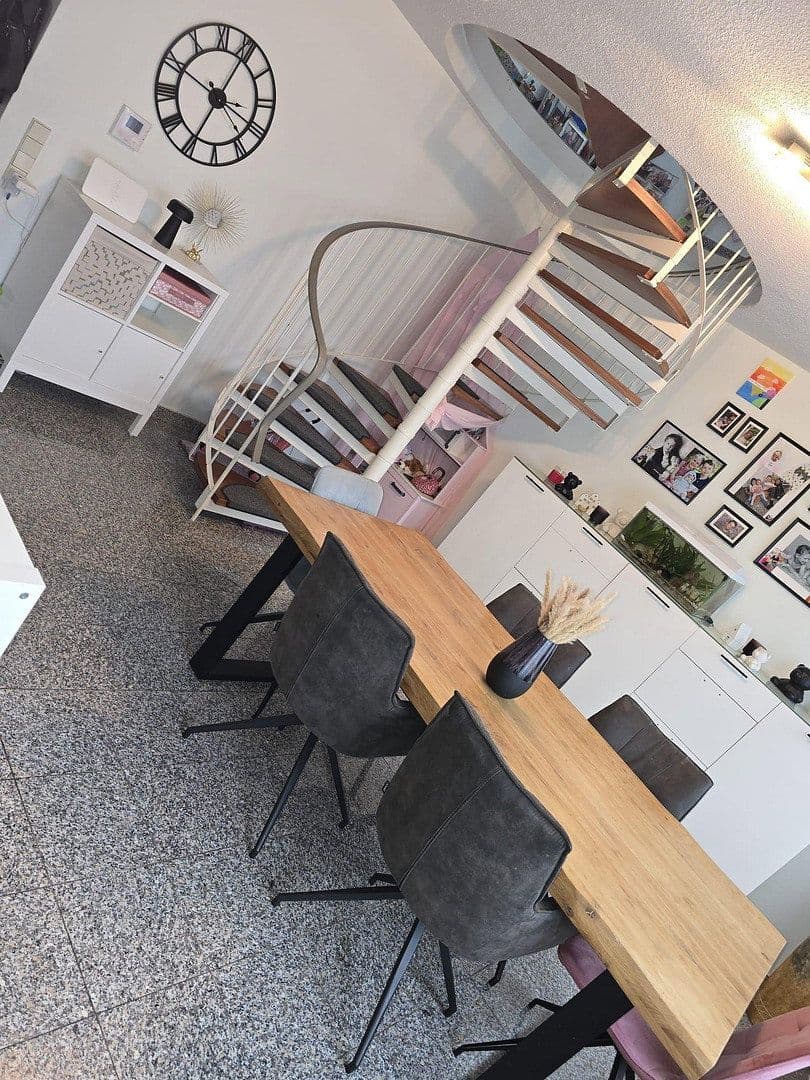 2 bedroom with open-plan kitchen flat for sale, 101 m², Schönaich, Baden-Württemberg 2 bedroom with open-plan kitchen flat for sale, 101 m², Schönaich, Baden-Württemberg
