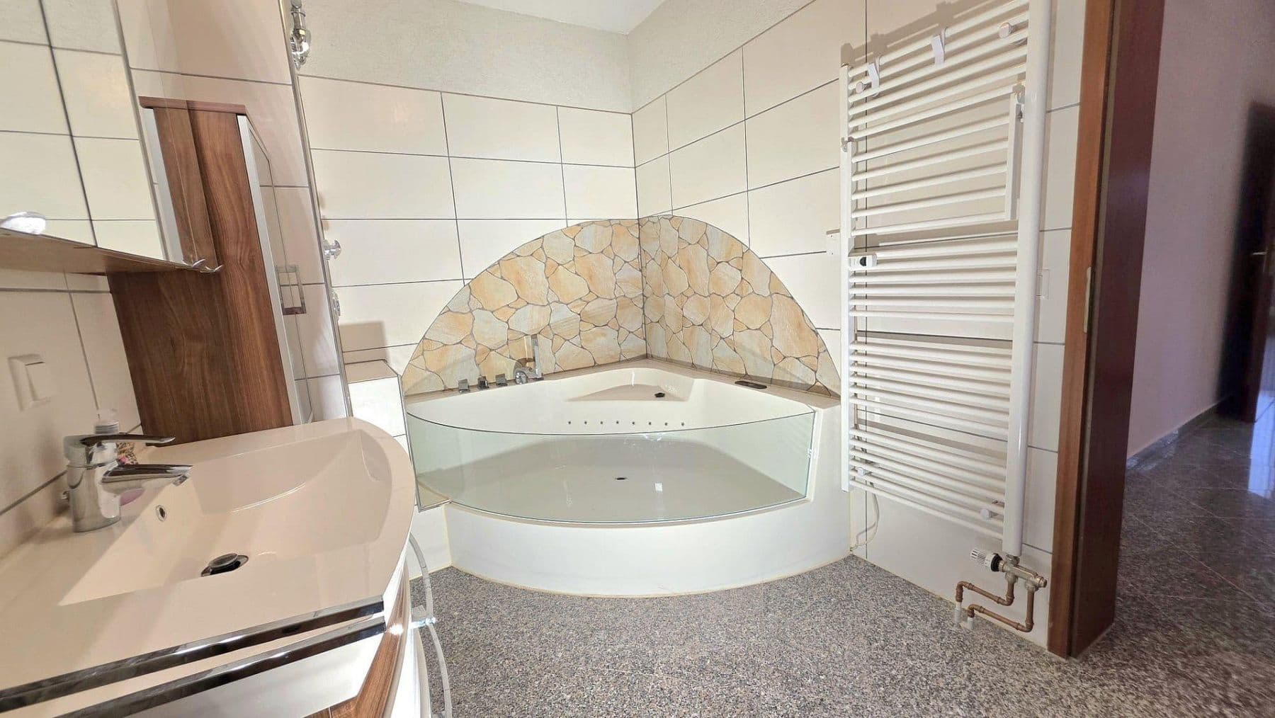 2 bedroom with open-plan kitchen flat for sale, 101 m², Schönaich, Baden-Württemberg 2 bedroom with open-plan kitchen flat for sale, 101 m², Schönaich, Baden-Württemberg
