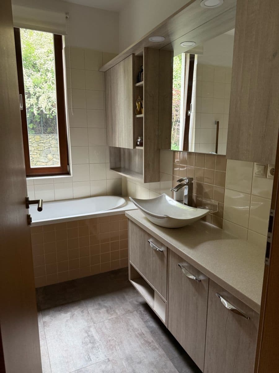 2 bedroom with open-plan kitchen flat to rent, 70 m², Kamýcká, Prague, Prague 2 bedroom with open-plan kitchen flat to rent, 70 m², Kamýcká, Prague, Prague