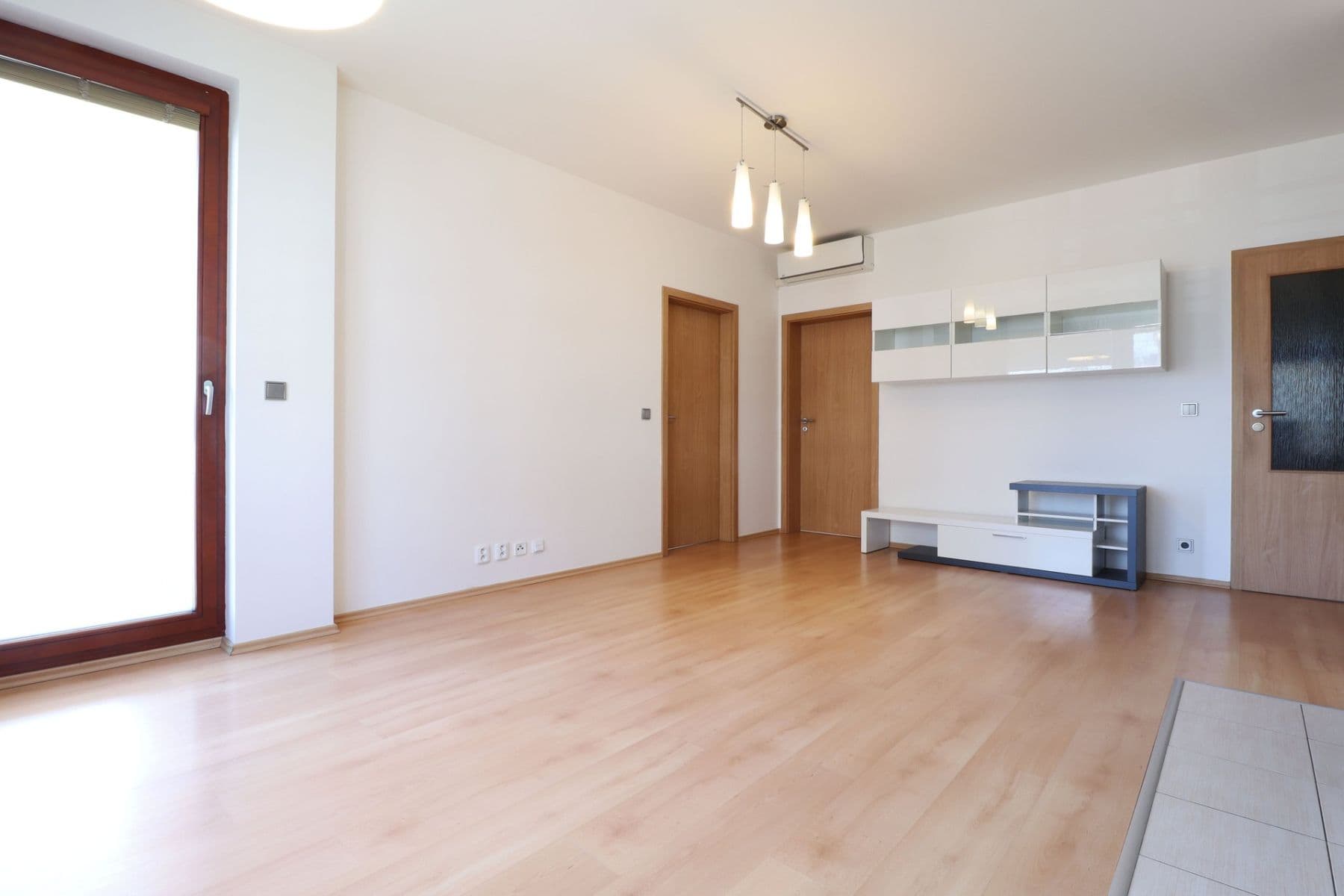 2 bedroom with open-plan kitchen flat to rent, 65 m², Jana Přibíka, Prague, Prague 2 bedroom with open-plan kitchen flat to rent, 65 m², Jana Přibíka, Prague, Prague