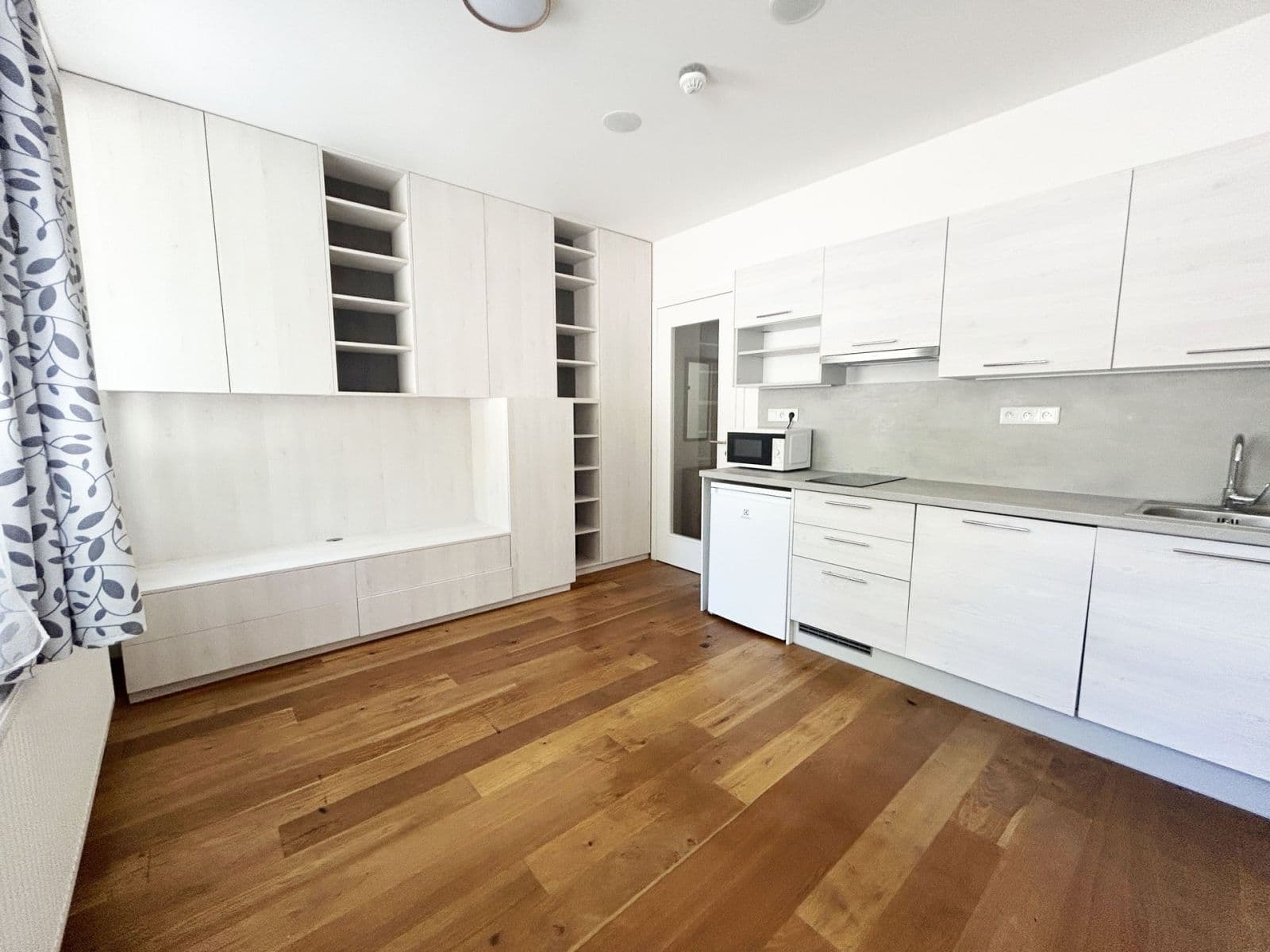 Studio flat to rent, 20 m², Perucká, Prague, Prague Studio flat to rent, 20 m², Perucká, Prague, Prague