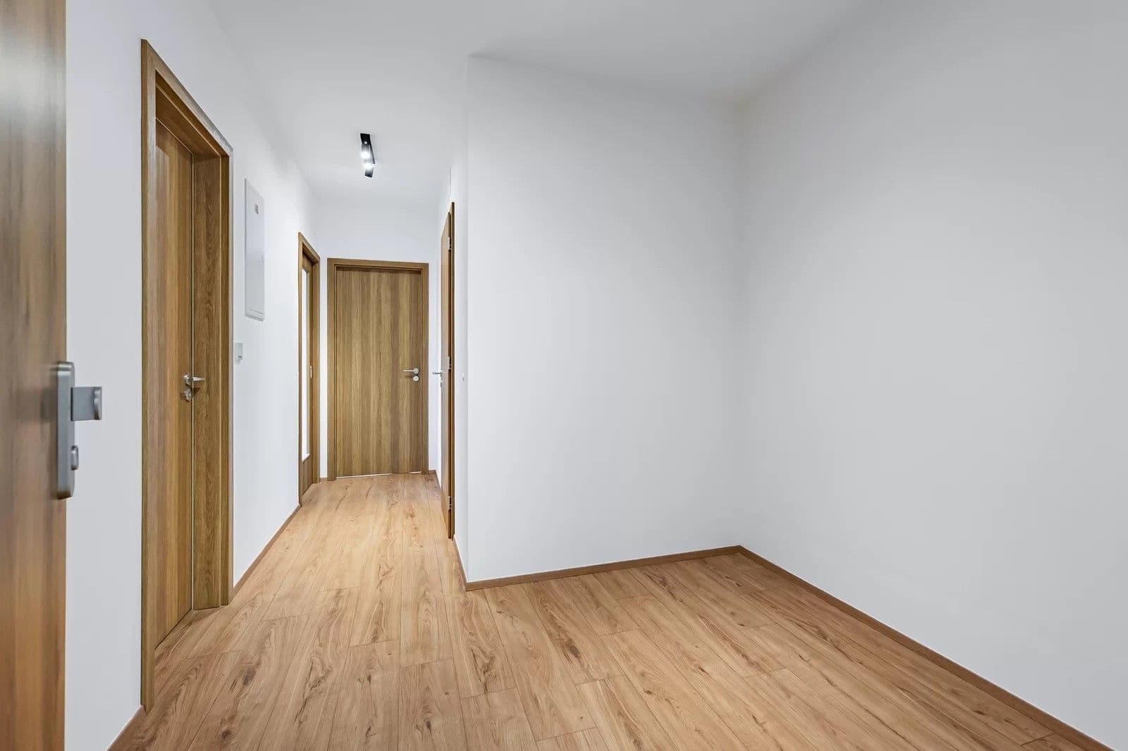 2 bedroom with open-plan kitchen flat to rent, 61 m², Tovární, Liberec, Liberecký Region 2 bedroom with open-plan kitchen flat to rent, 61 m², Tovární, Liberec, Liberecký Region
