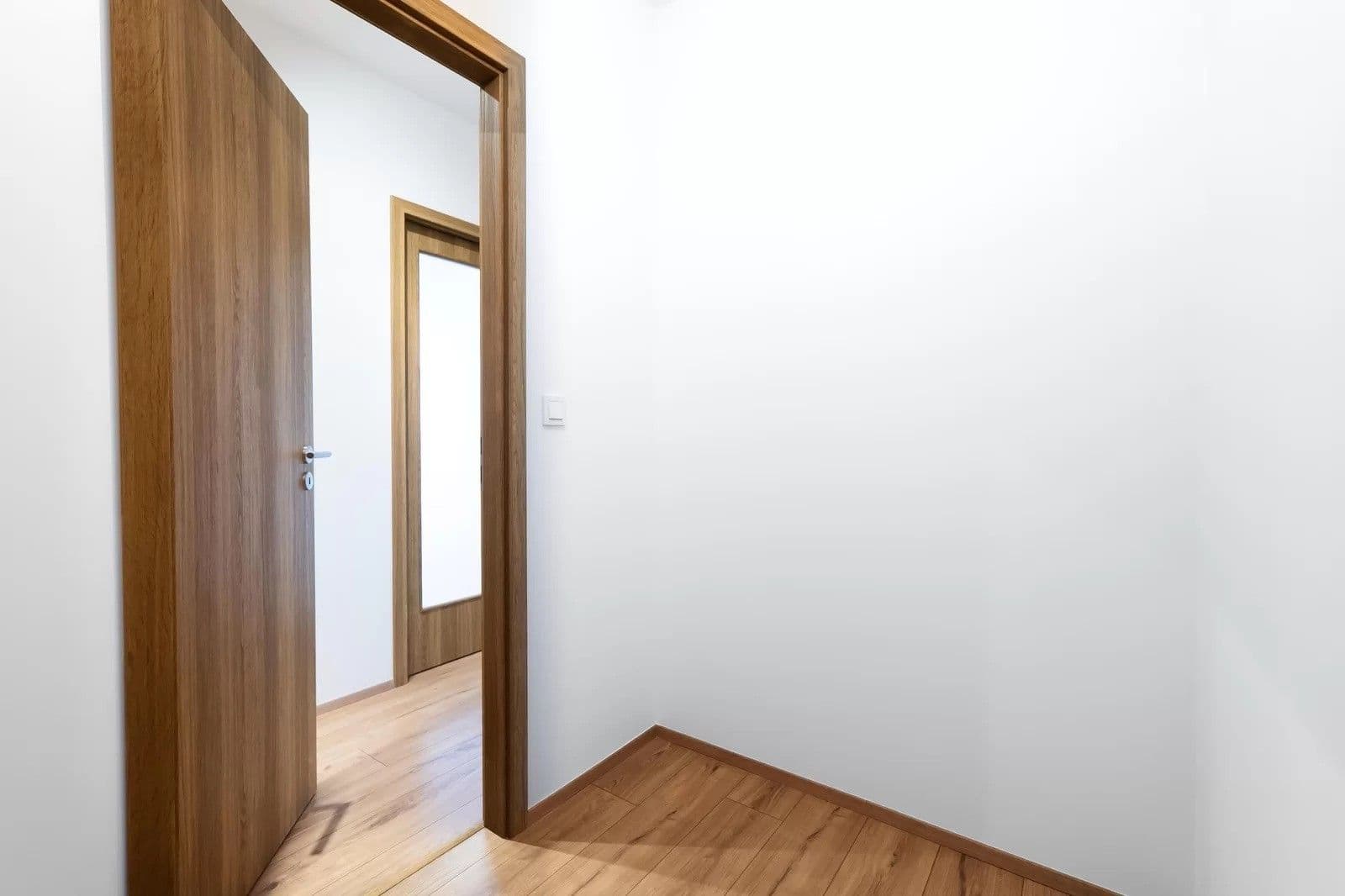 2 bedroom with open-plan kitchen flat to rent, 61 m², Tovární, Liberec, Liberecký Region 2 bedroom with open-plan kitchen flat to rent, 61 m², Tovární, Liberec, Liberecký Region