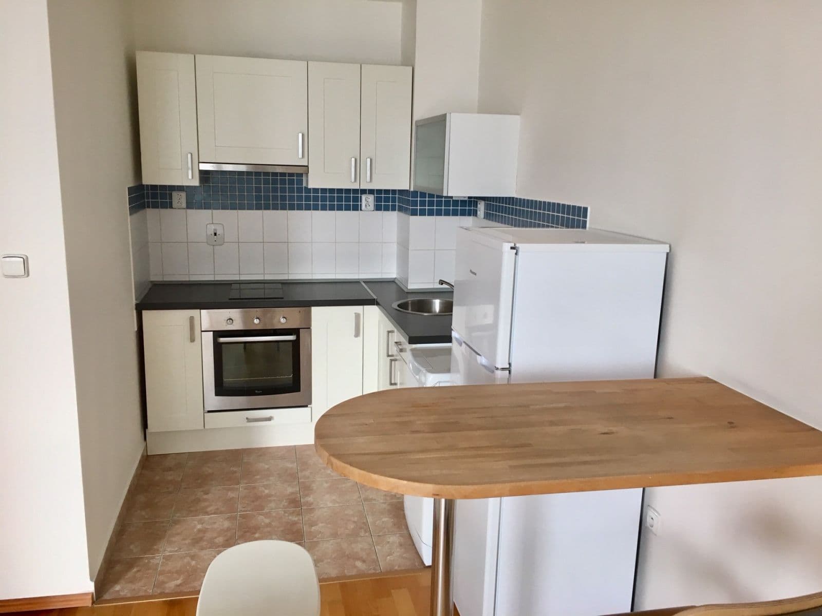 Studio flat to rent, 40 m², Vinohradská, Prague, Prague Studio flat to rent, 40 m², Vinohradská, Prague, Prague