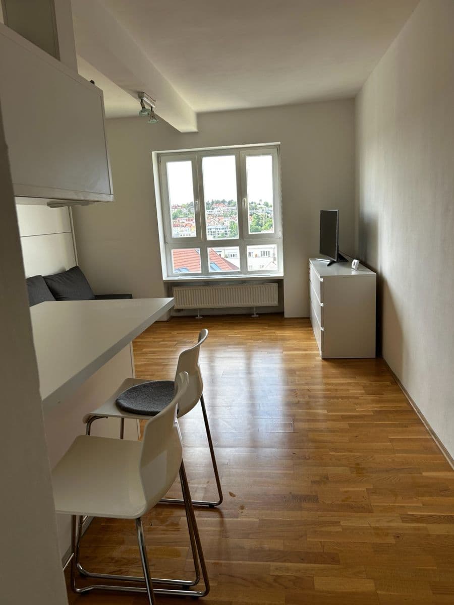 Studio flat to rent, 27 m², Šlikova, Prague, Prague Studio flat to rent, 27 m², Šlikova, Prague, Prague