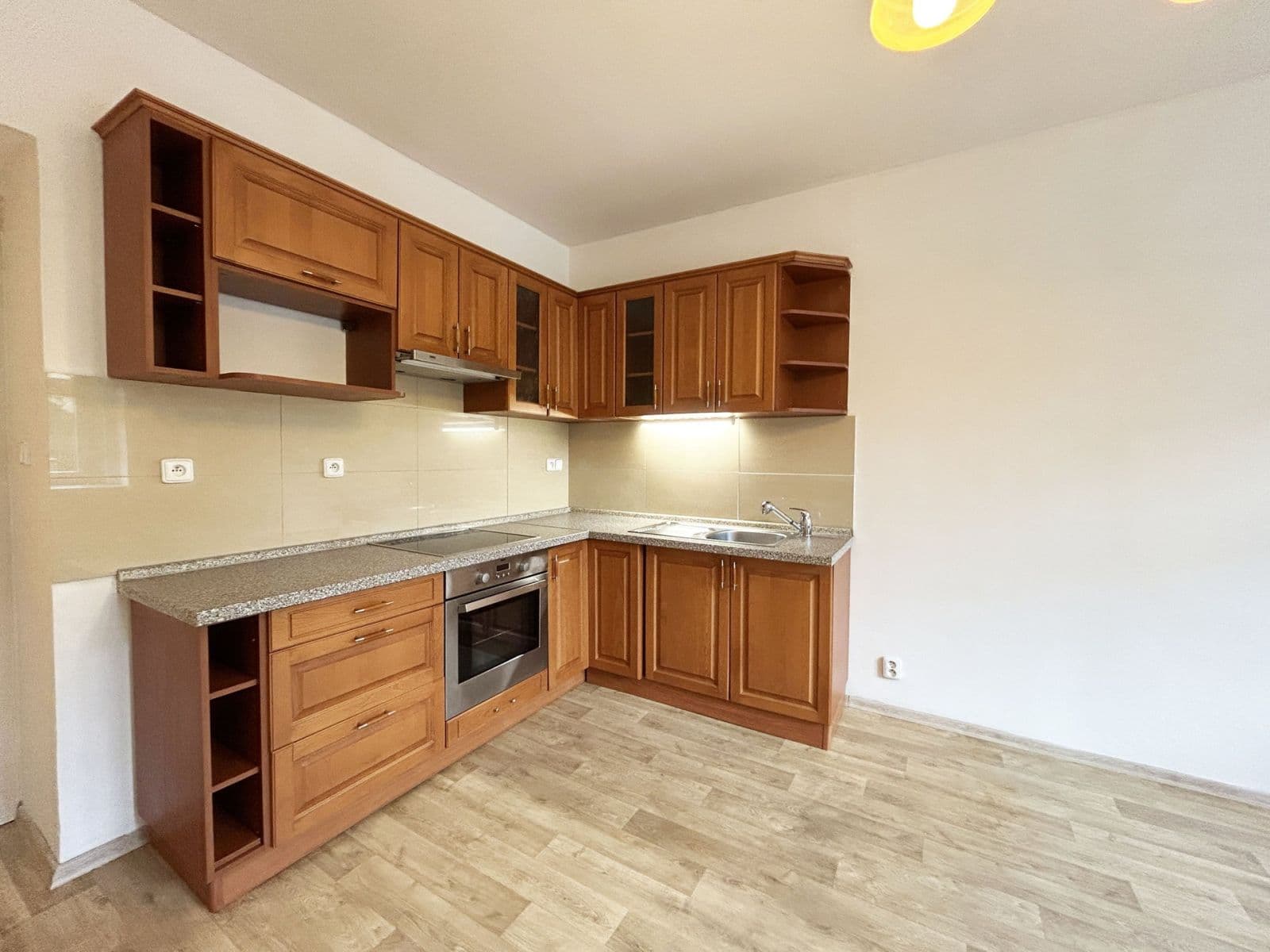 Studio flat to rent, 24 m², Kounická, Prague, Prague Studio flat to rent, 24 m², Kounická, Prague, Prague