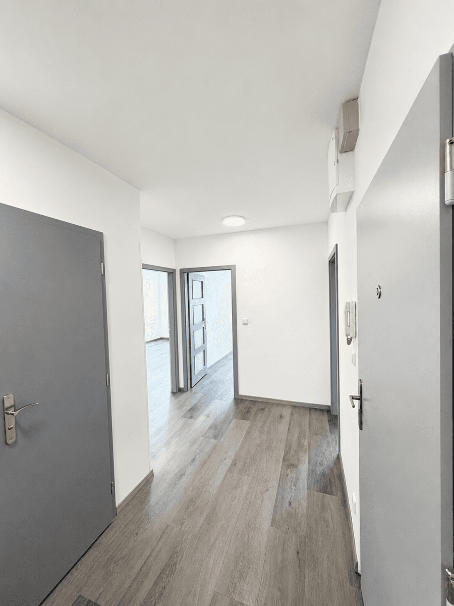 2 bedroom with open-plan kitchen flat to rent, 67 m², Janovská, Prague, Prague 2 bedroom with open-plan kitchen flat to rent, 67 m², Janovská, Prague, Prague