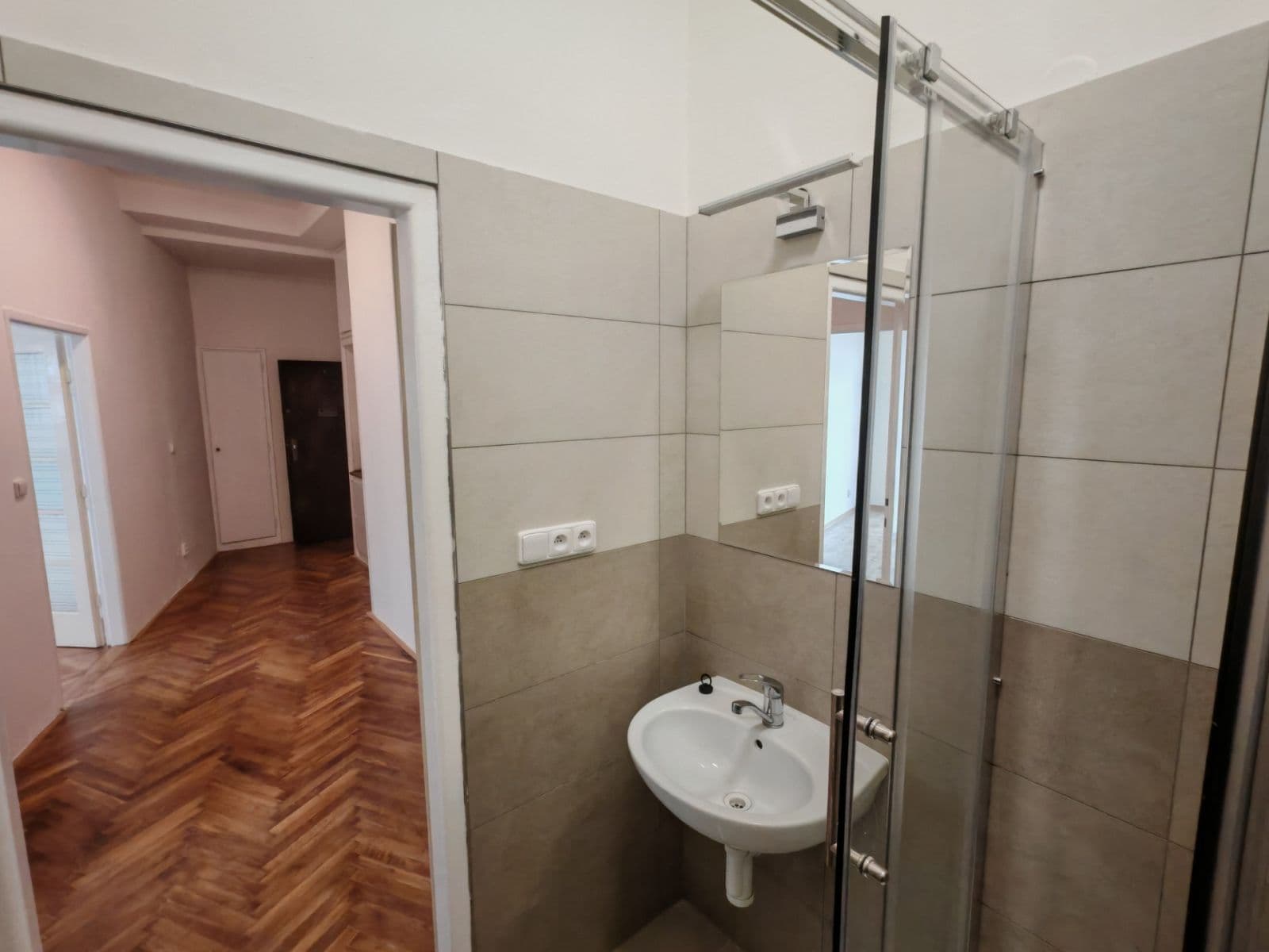 1 bedroom with open-plan kitchen flat to rent, 50 m², U Elektrárny, Prague, Prague 1 bedroom with open-plan kitchen flat to rent, 50 m², U Elektrárny, Prague, Prague