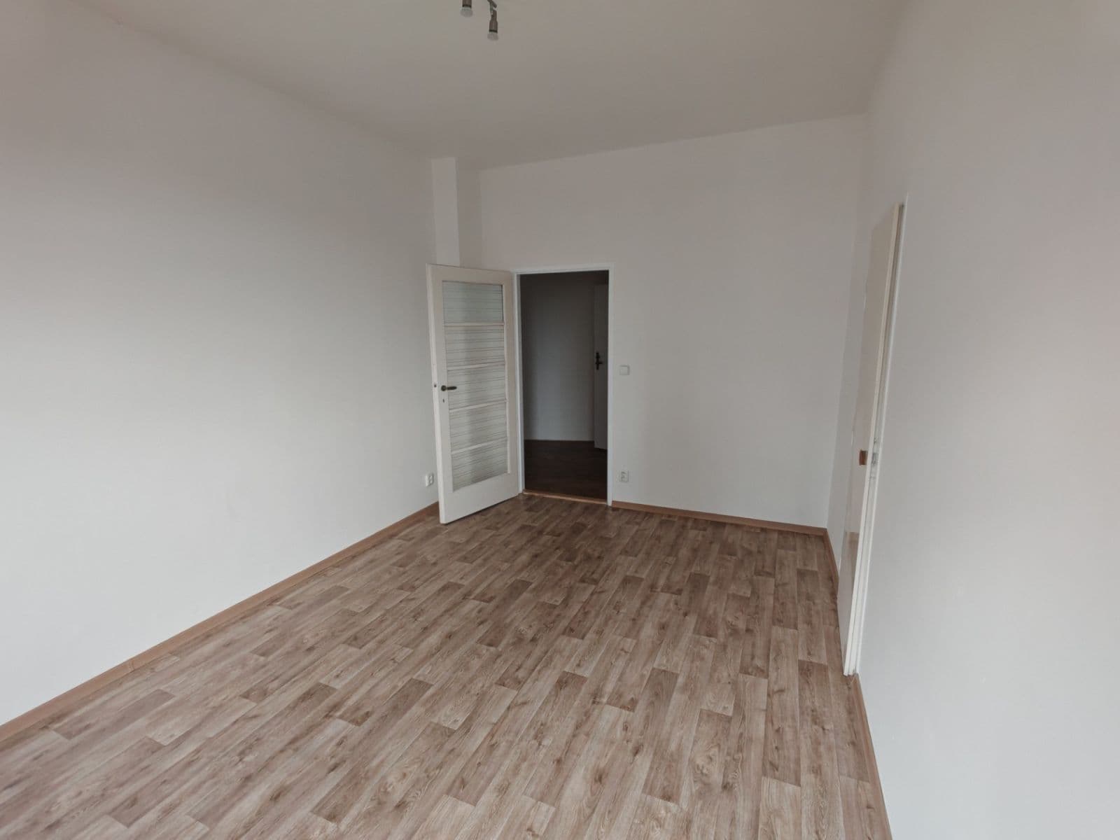 1 bedroom with open-plan kitchen flat to rent, 50 m², U Elektrárny, Prague, Prague 1 bedroom with open-plan kitchen flat to rent, 50 m², U Elektrárny, Prague, Prague